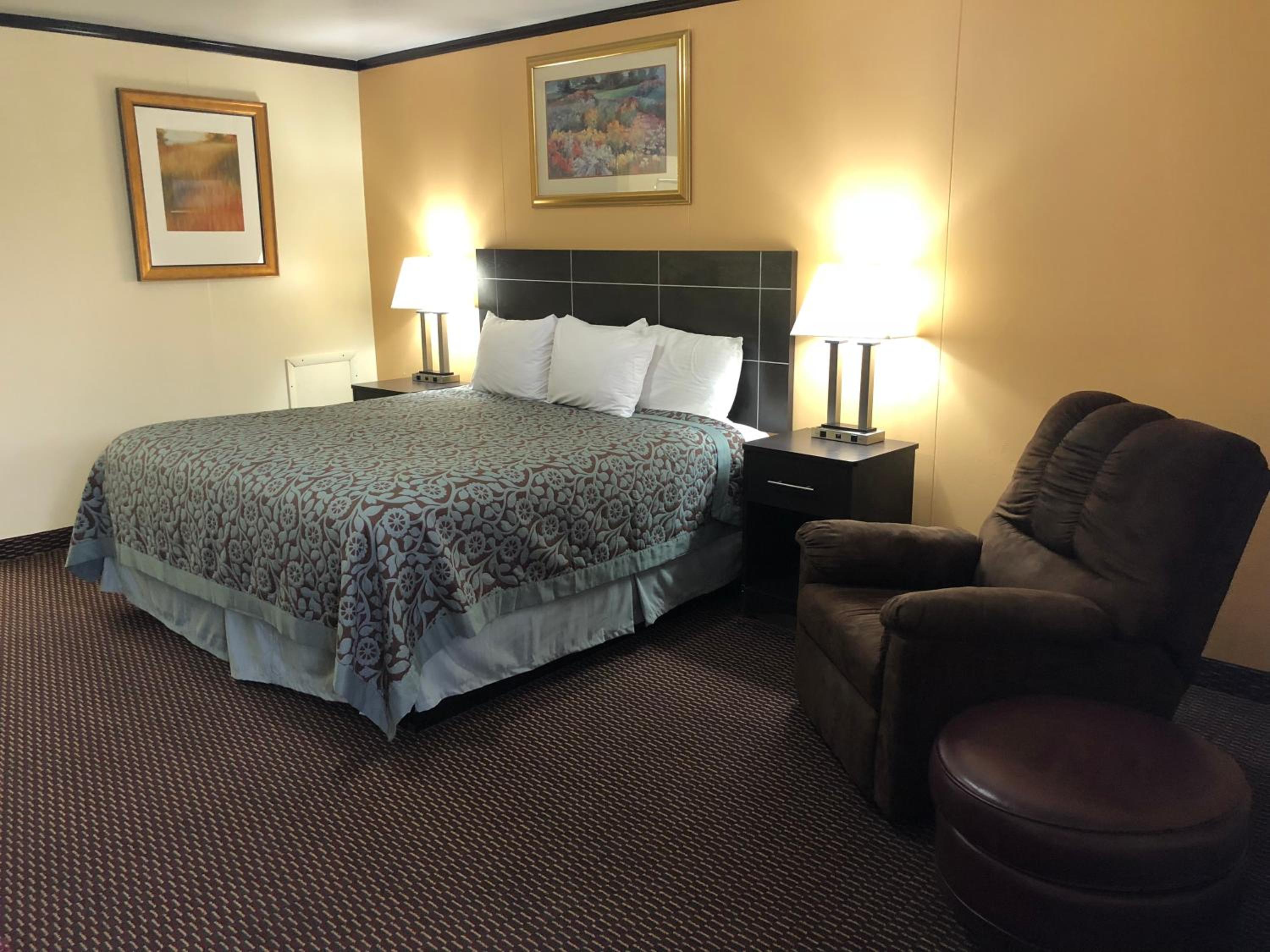 Deluxe King Room photo 1