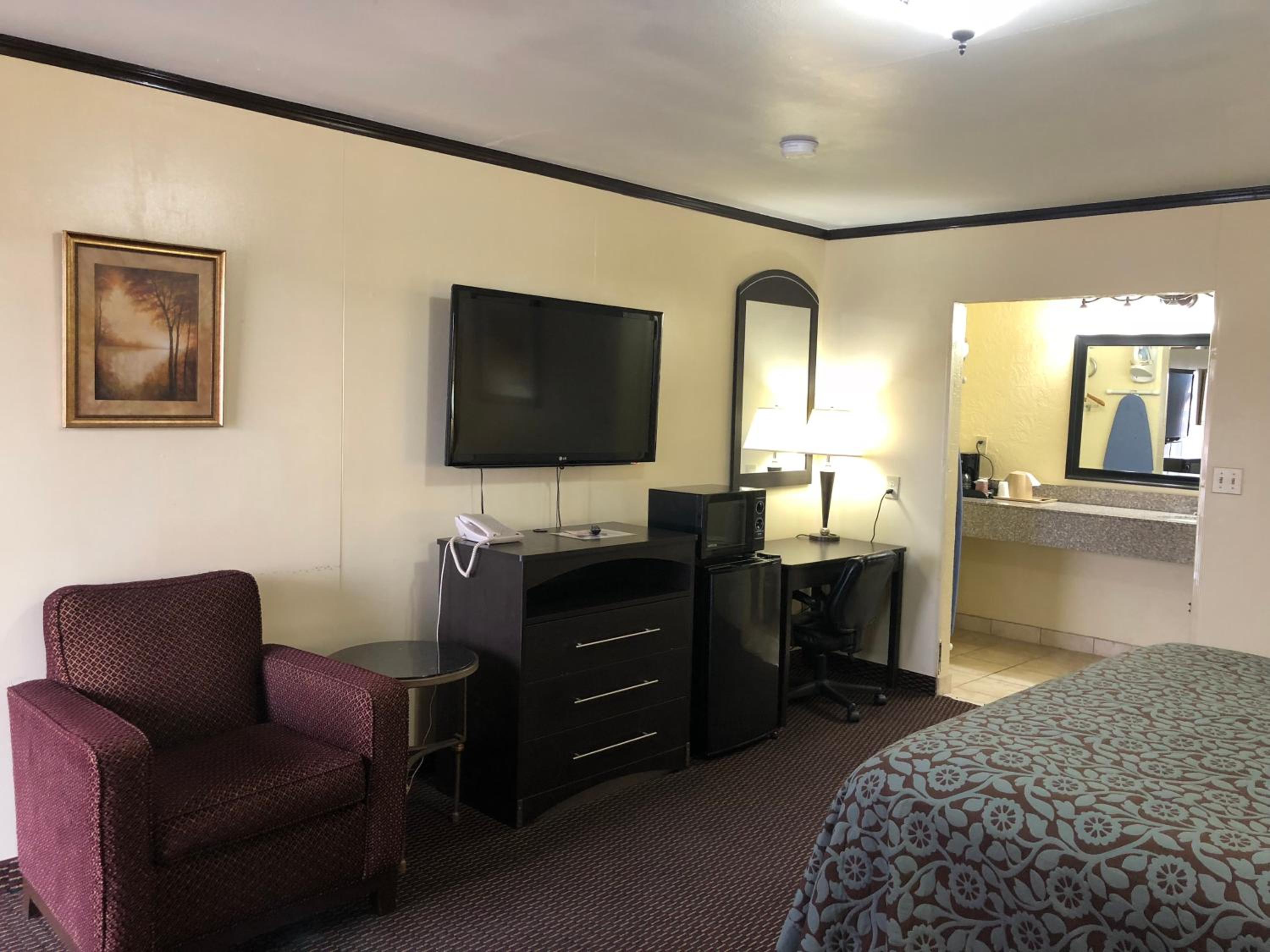 Deluxe King Room photo 2