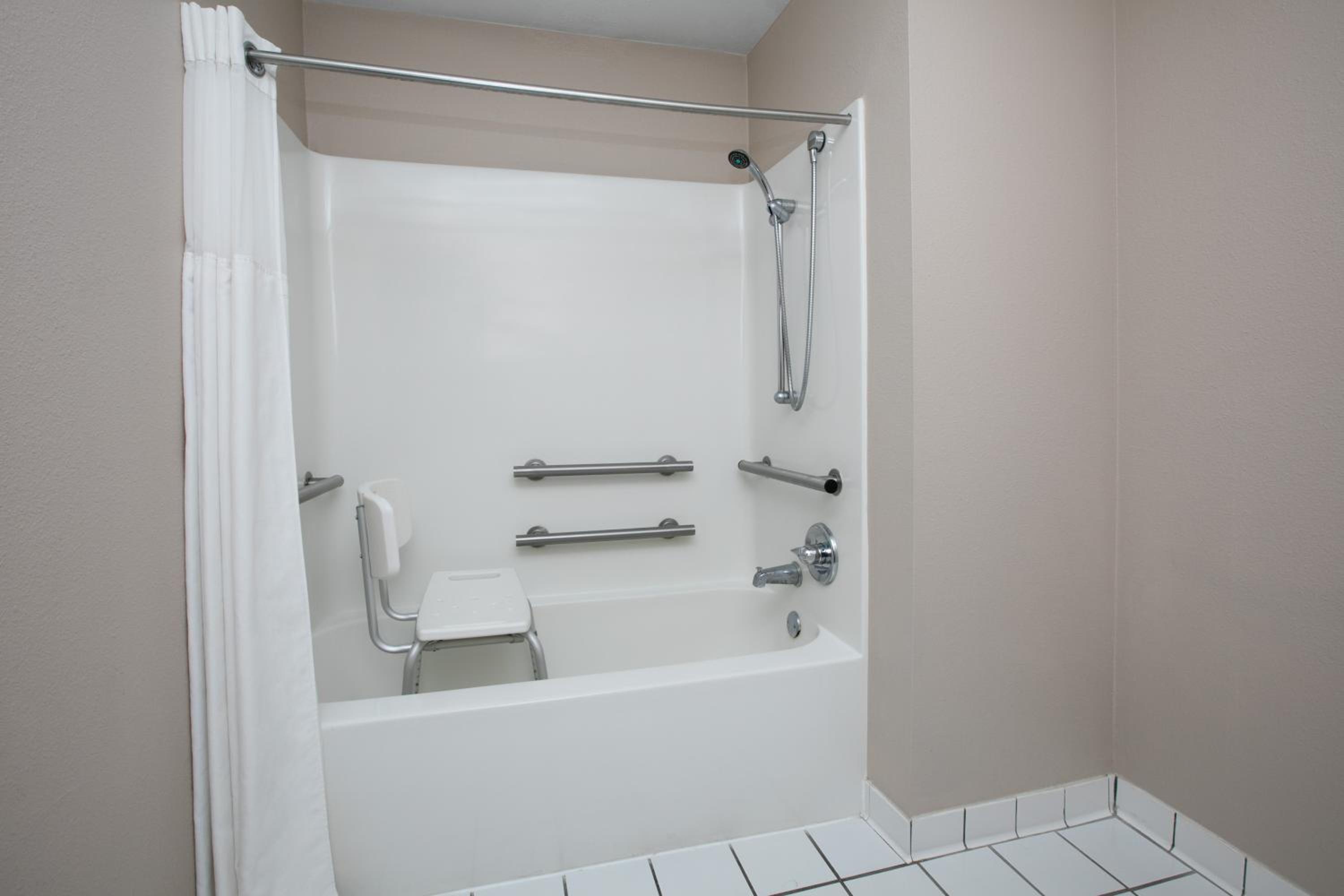 King Room - Disability Access - Non-Smoking - Photo 3