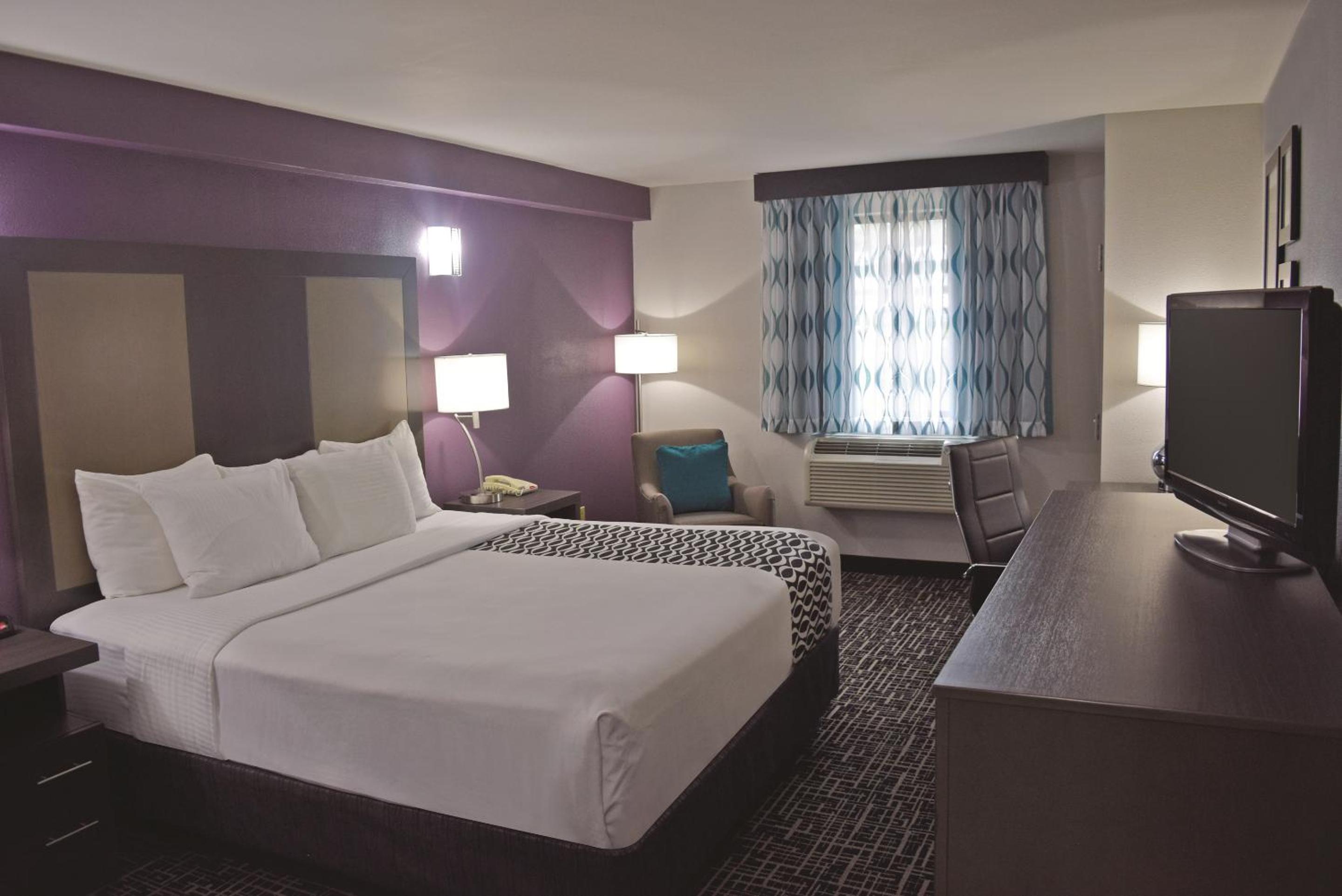 King Room - Disability Access - Photo 6