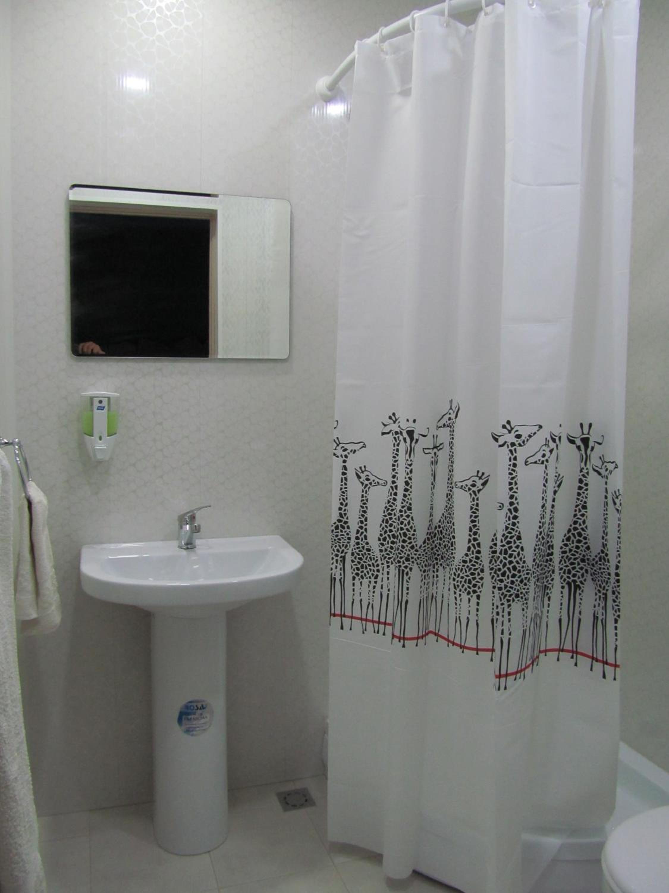 Twin Room with Private Bathroom photo 2