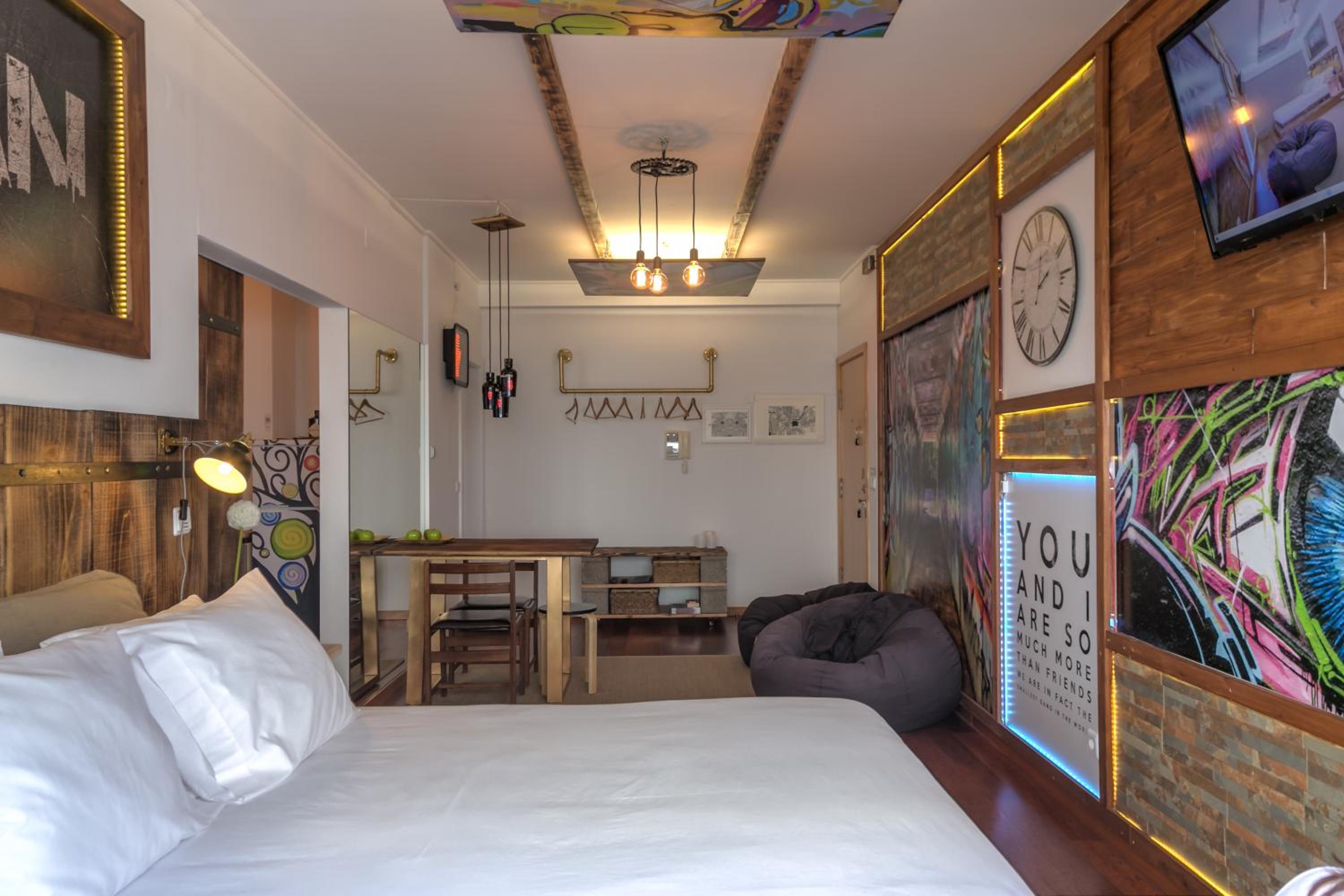 Studio Apartment - Photo 11