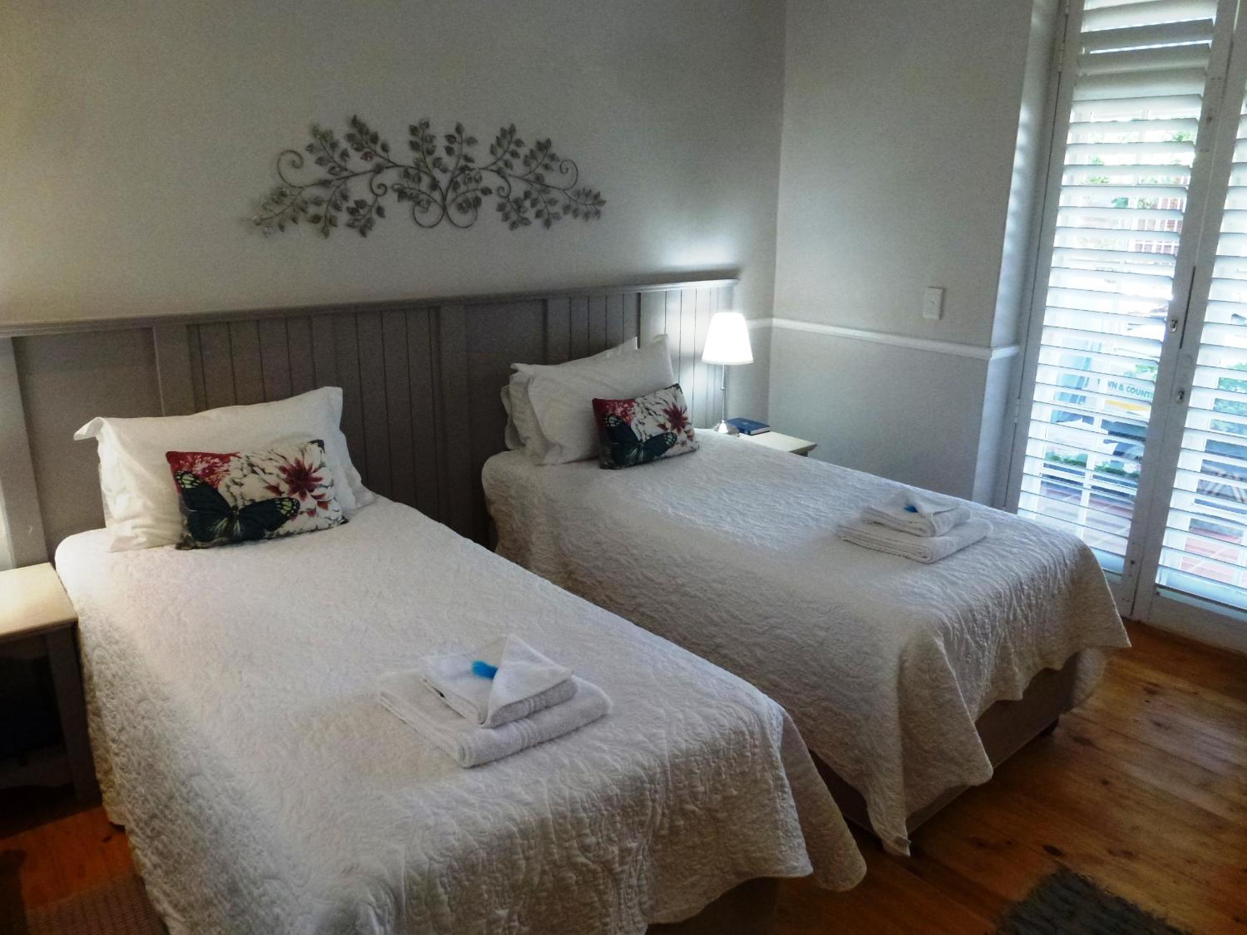 Main House Two Single Beds Room - Photo 18