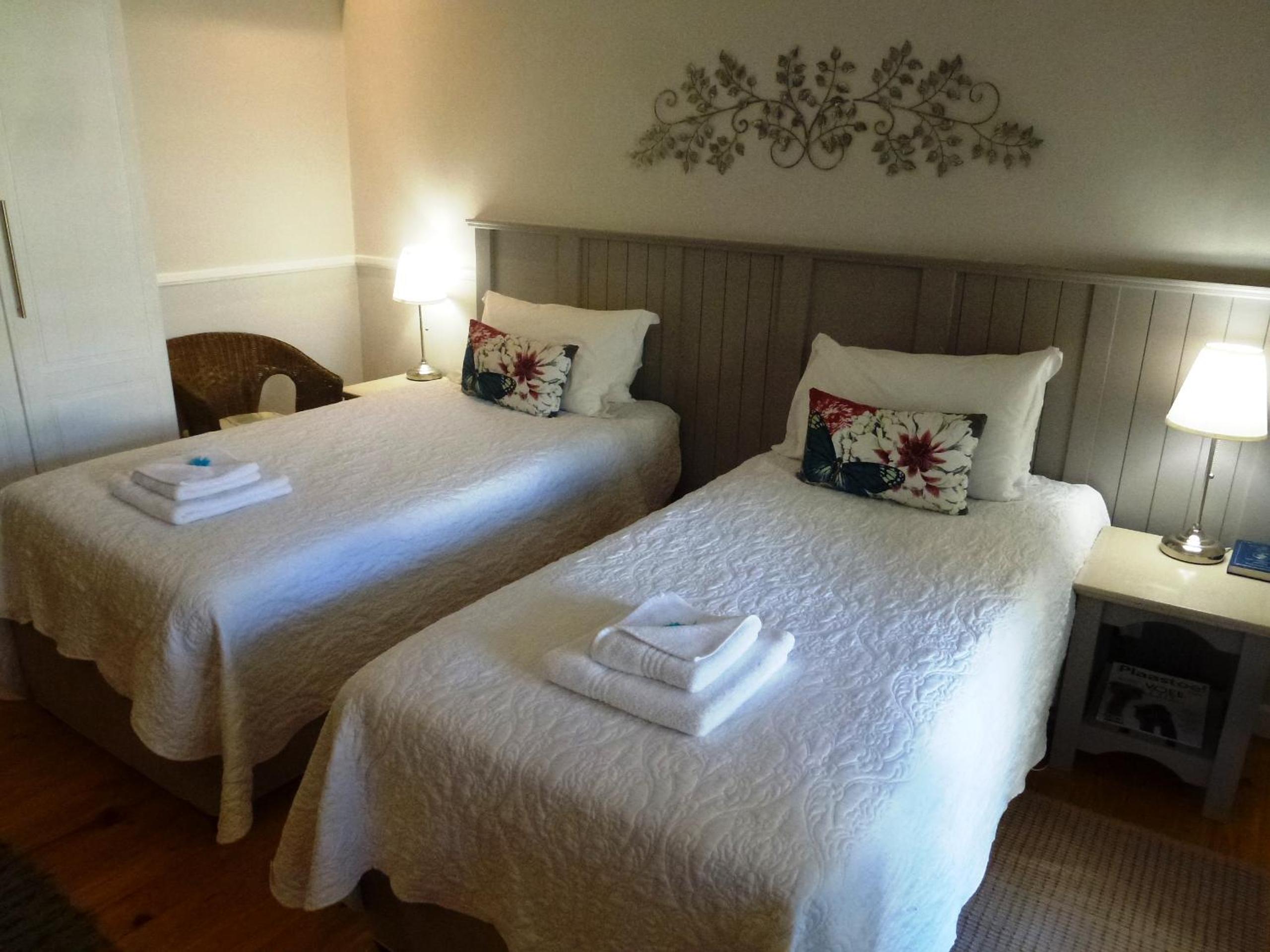 Main House Two Single Beds Room - Photo 2