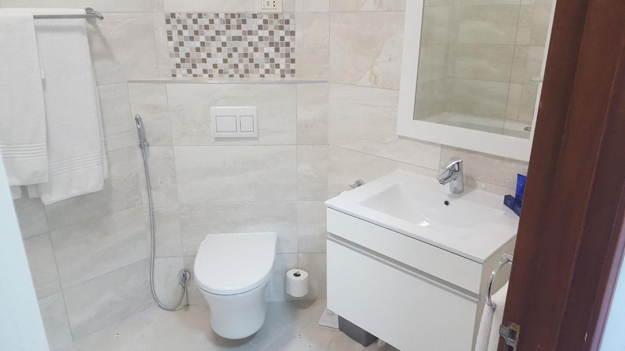 Standard Twin Room - Photo 3