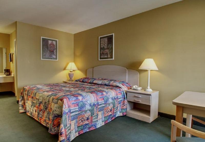 King Room - Disability Access photo 2