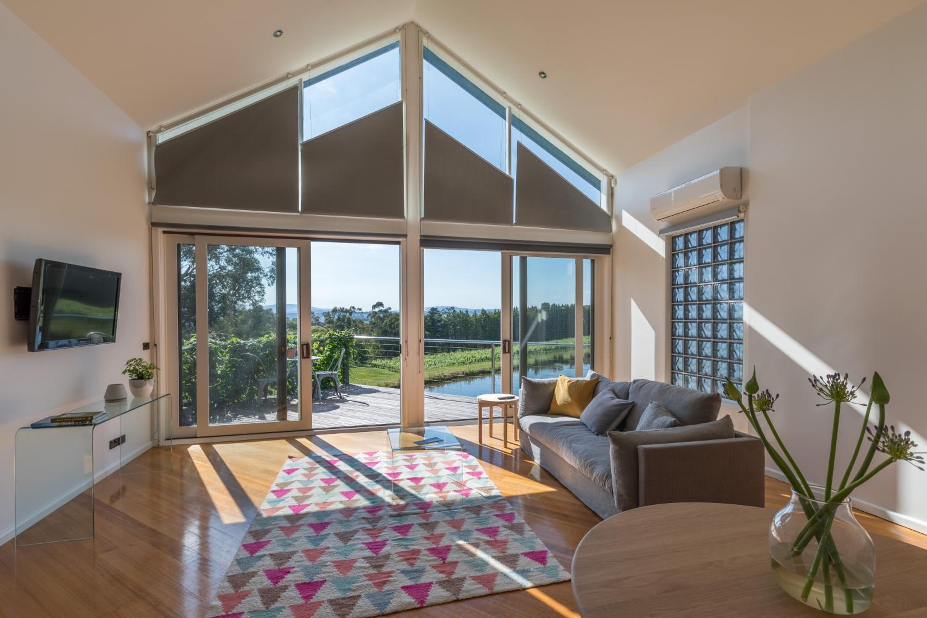 The Yarra One-Bedroom Apartment with Balcony - Photo 6