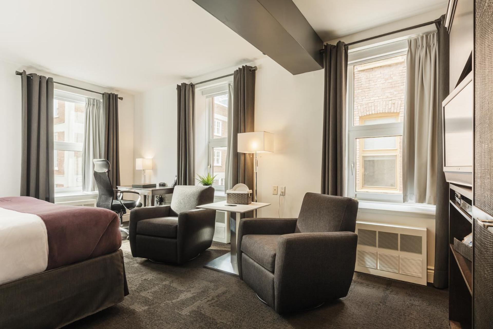 Superior King Room - Photo 6