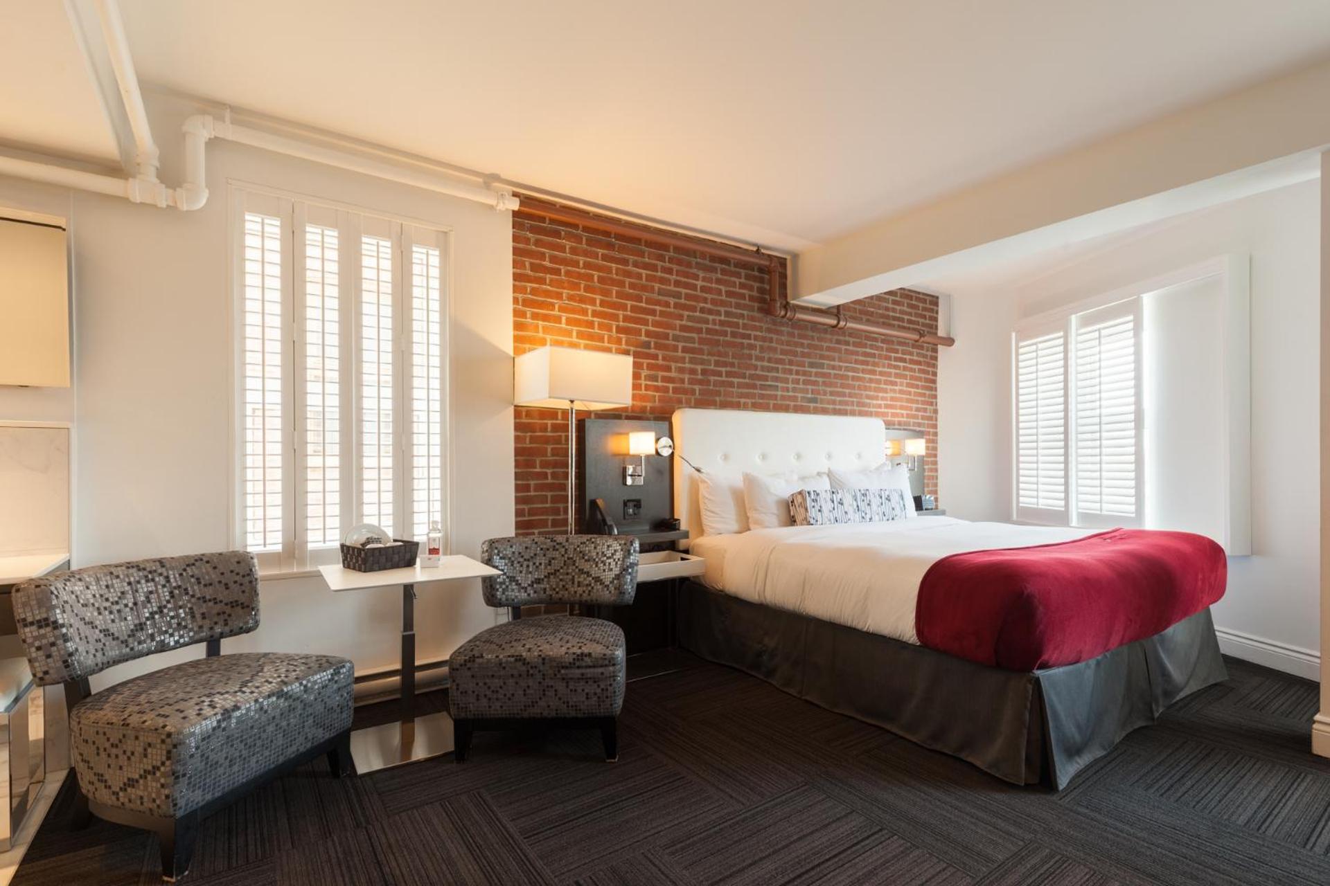 King Suite with open bathroom - Photo 1