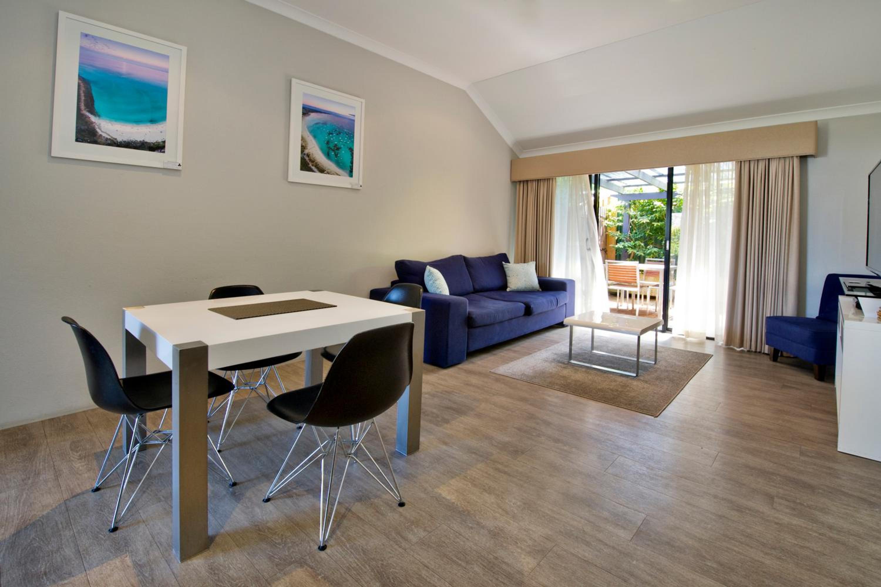 Deluxe Two-Bedroom Apartment & Private Courtyard