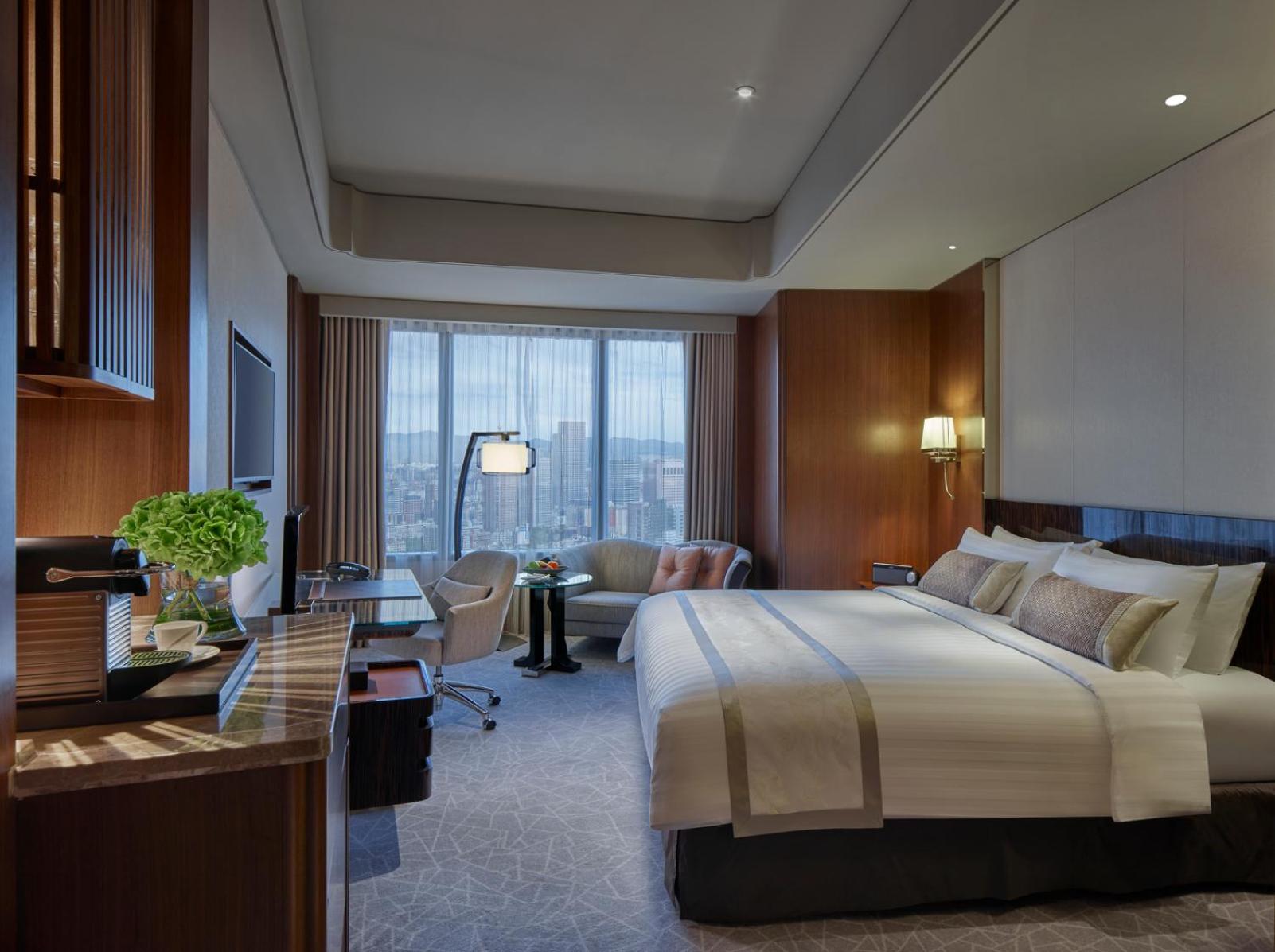 Horizon Indulgence — Horizon Superior King Room - Photo 1