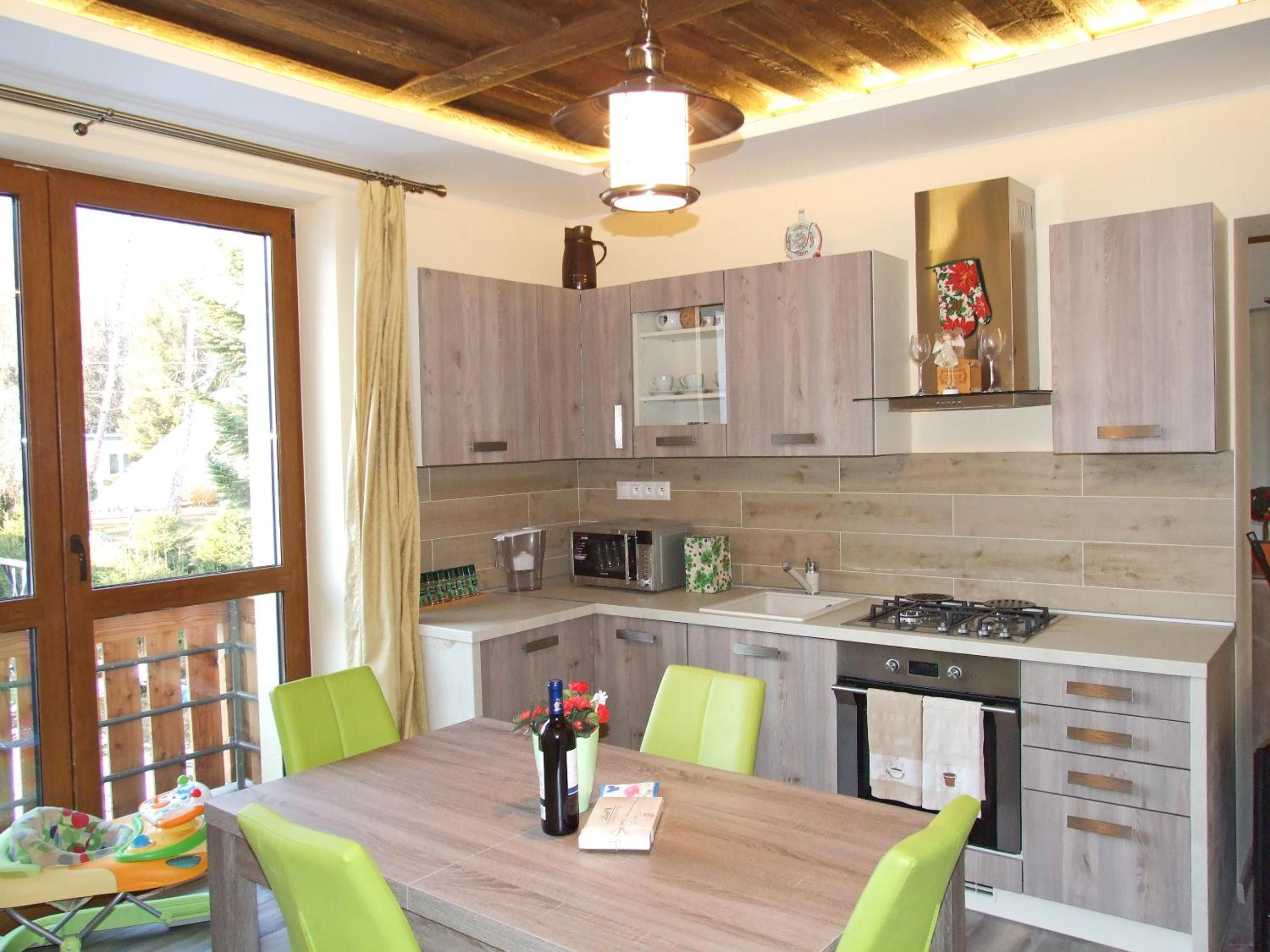 Apartment with Balcony photo 2