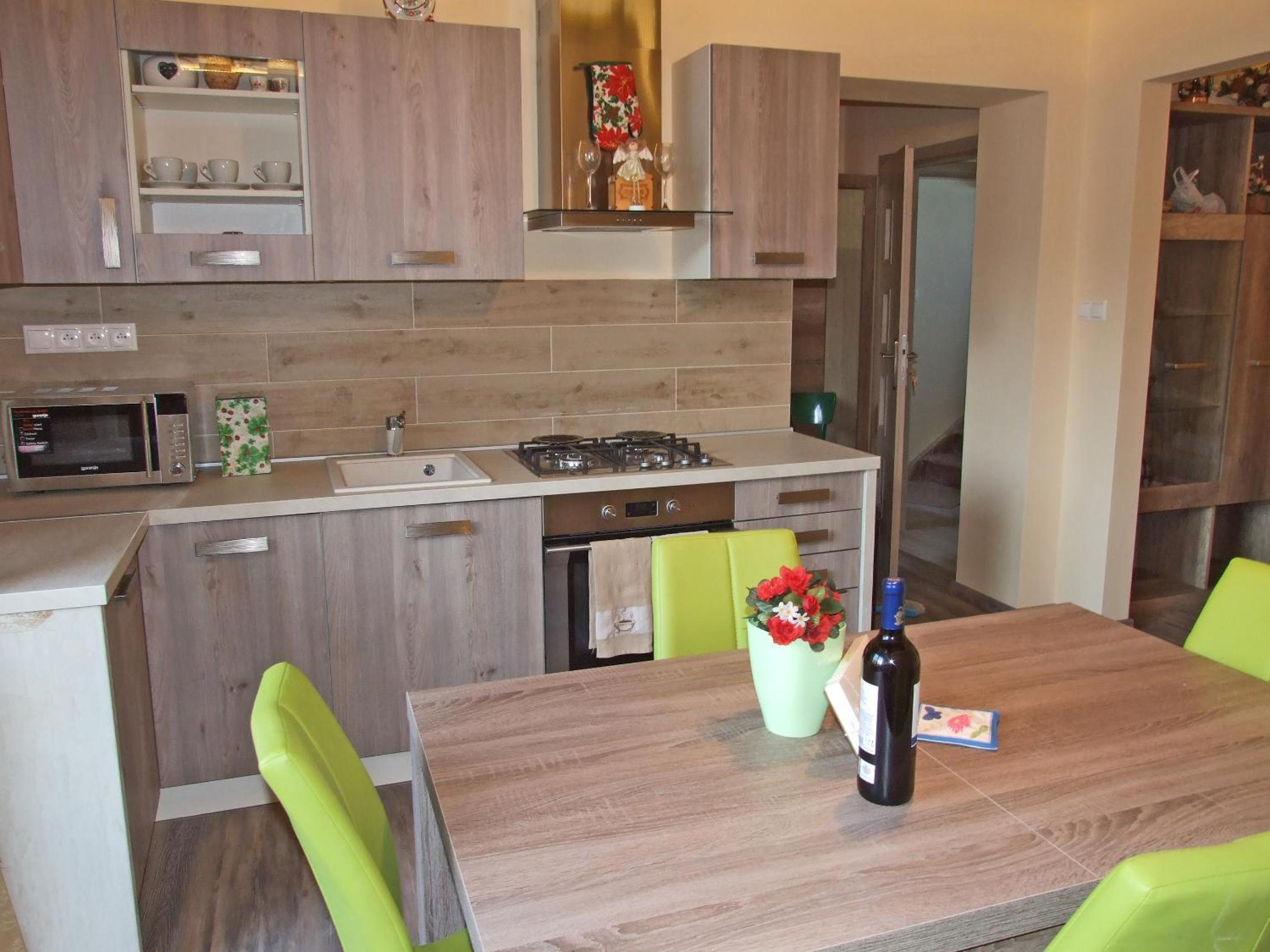 Apartment with Balcony photo 3