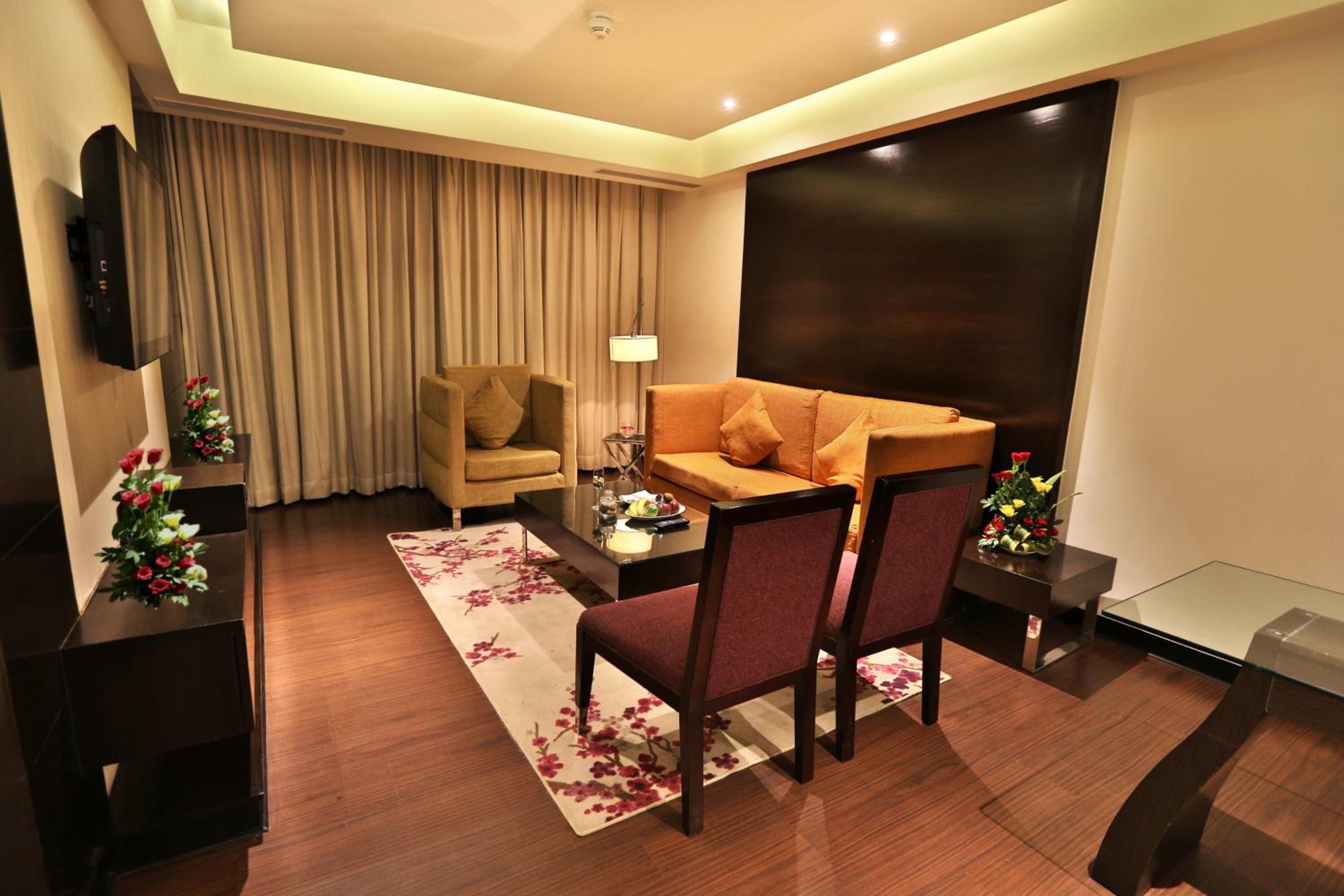 Suite King Room with Bath Tub