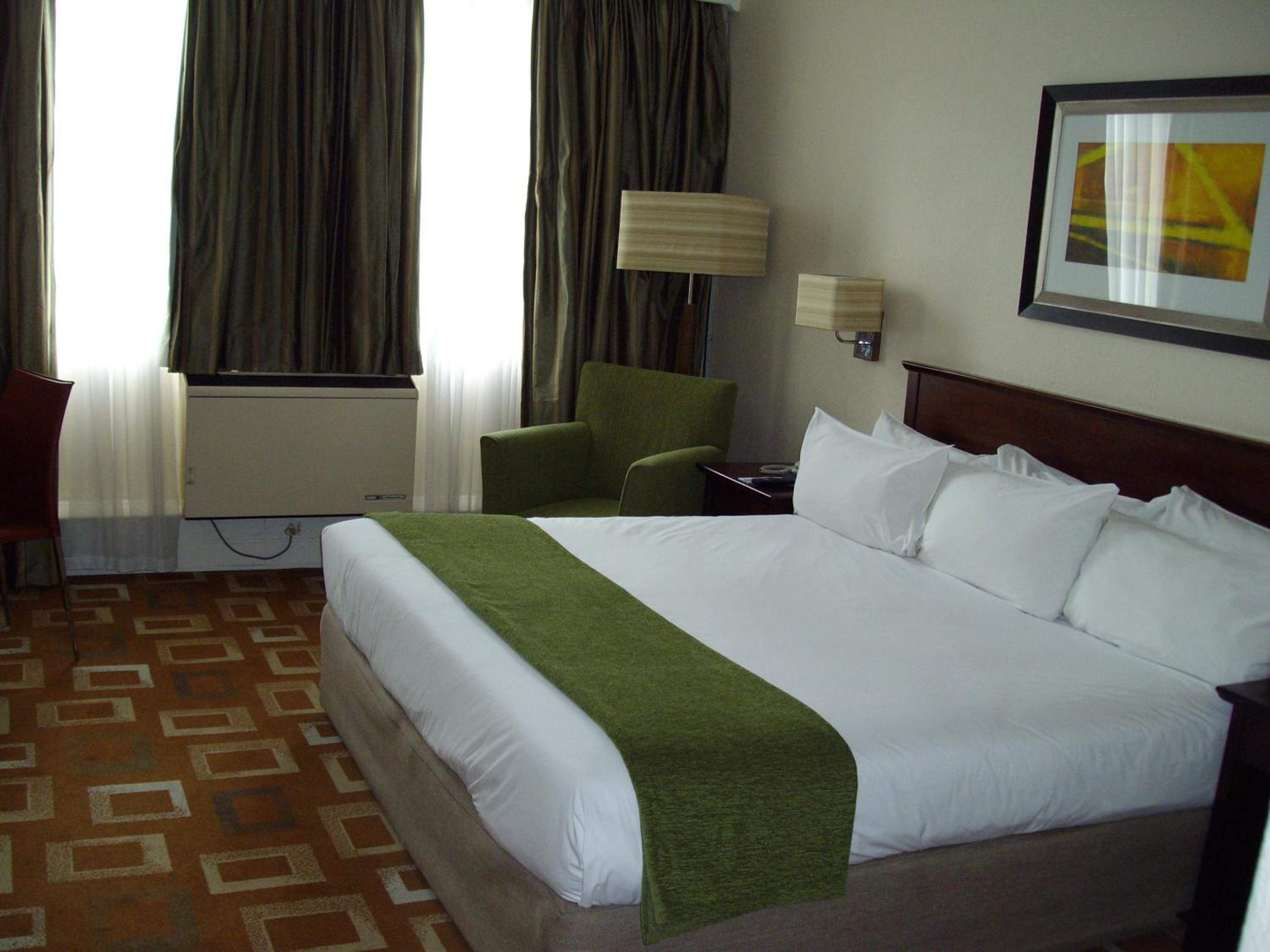 Superior Room King Bed Non-Smoking photo 2