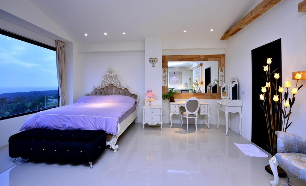 Deluxe Double Room with Balcony and Sea View photo 2