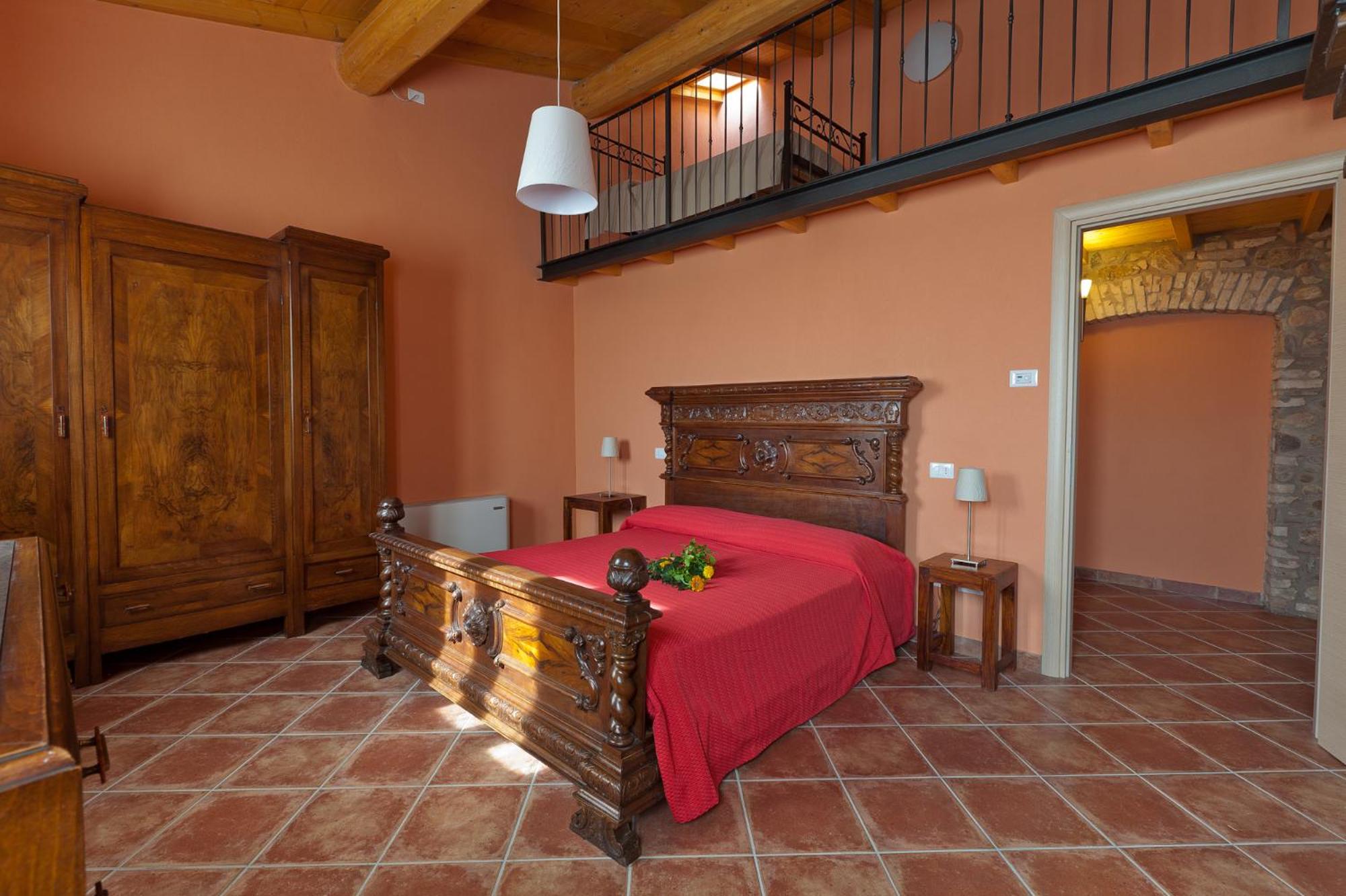 Deluxe Family Suite - Photo 7