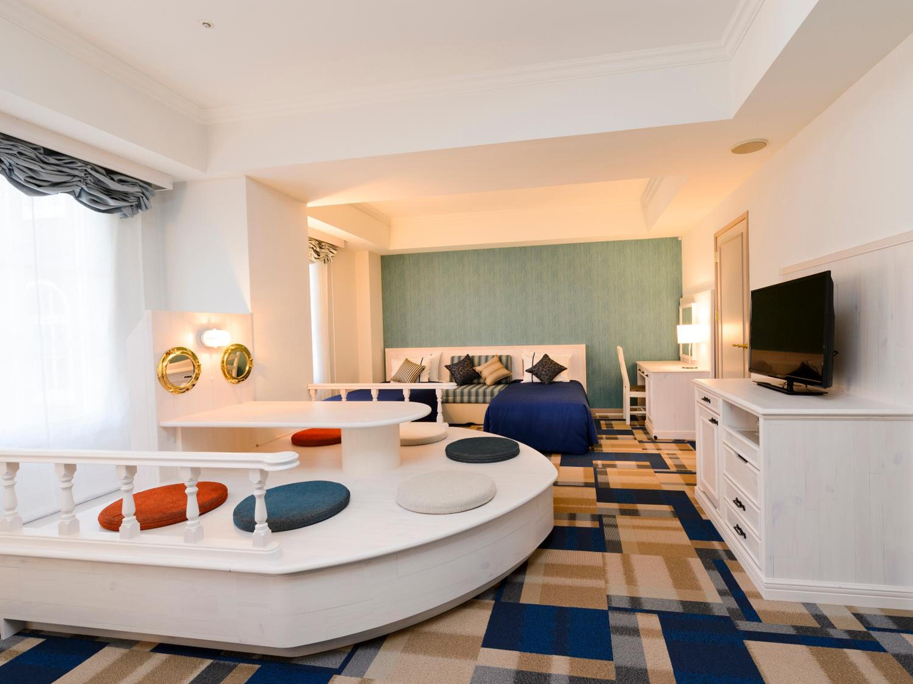 Deluxe Family Room