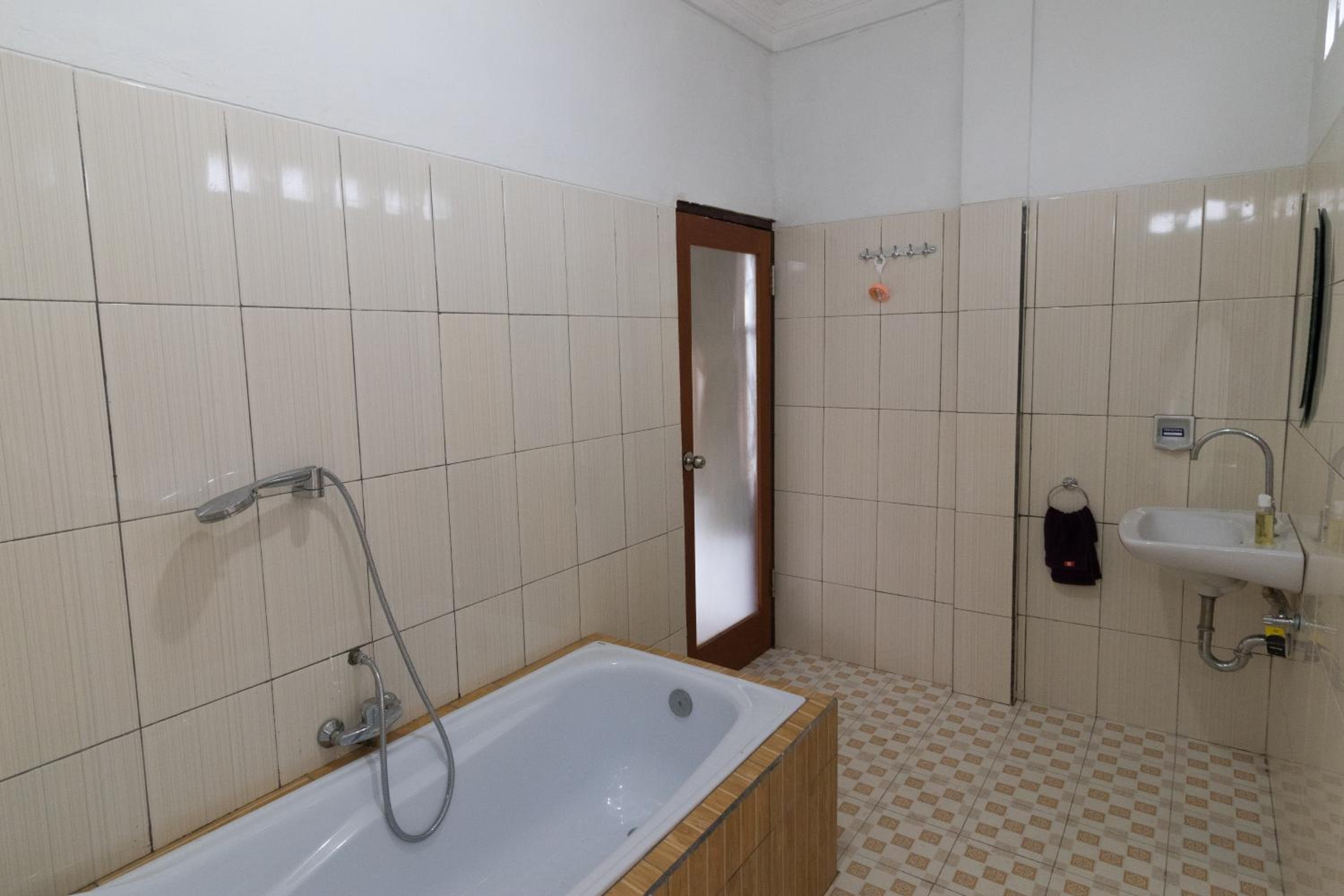 Deluxe Double Room with Bath photo 3