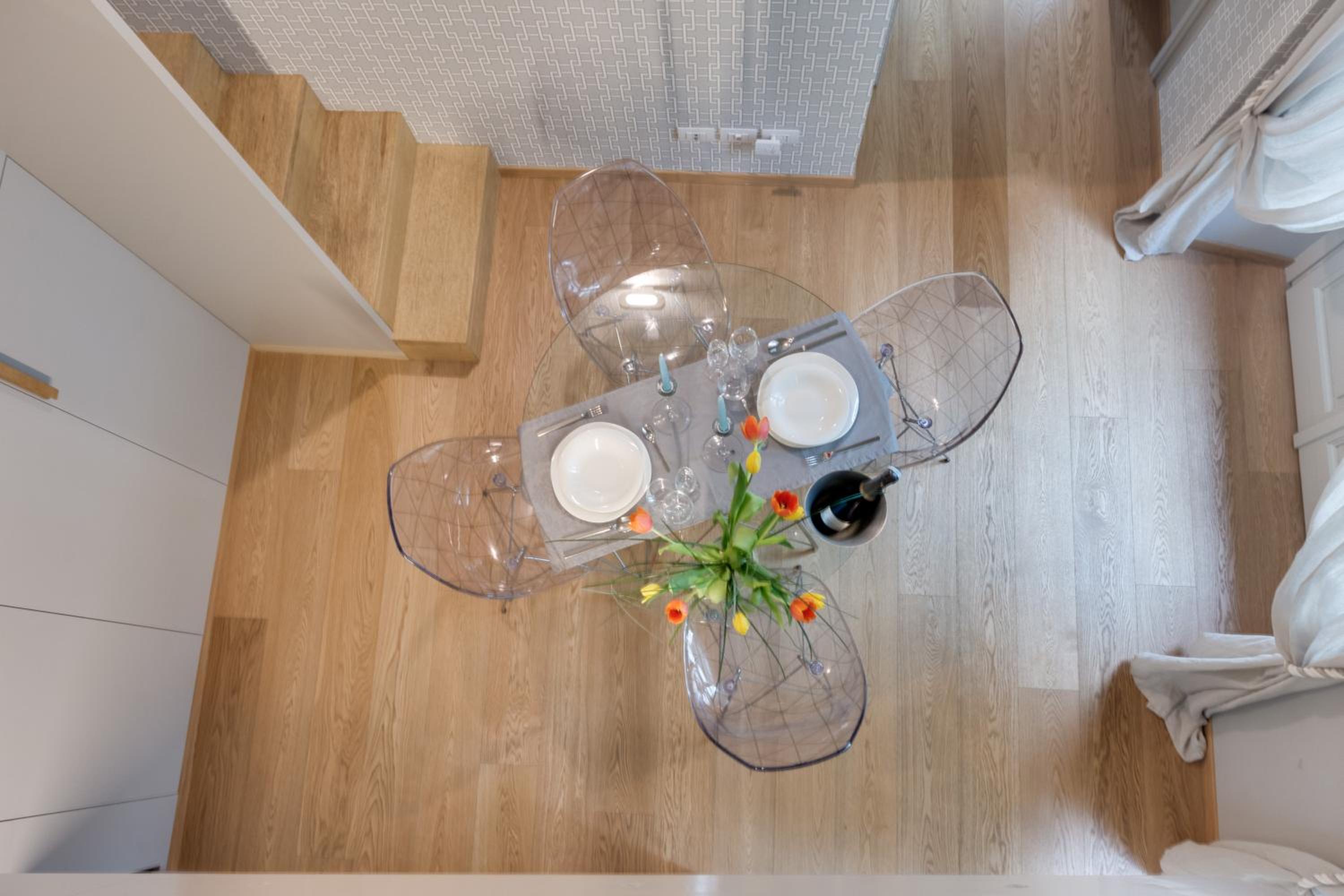 Apartment with Balcony - Photo 8