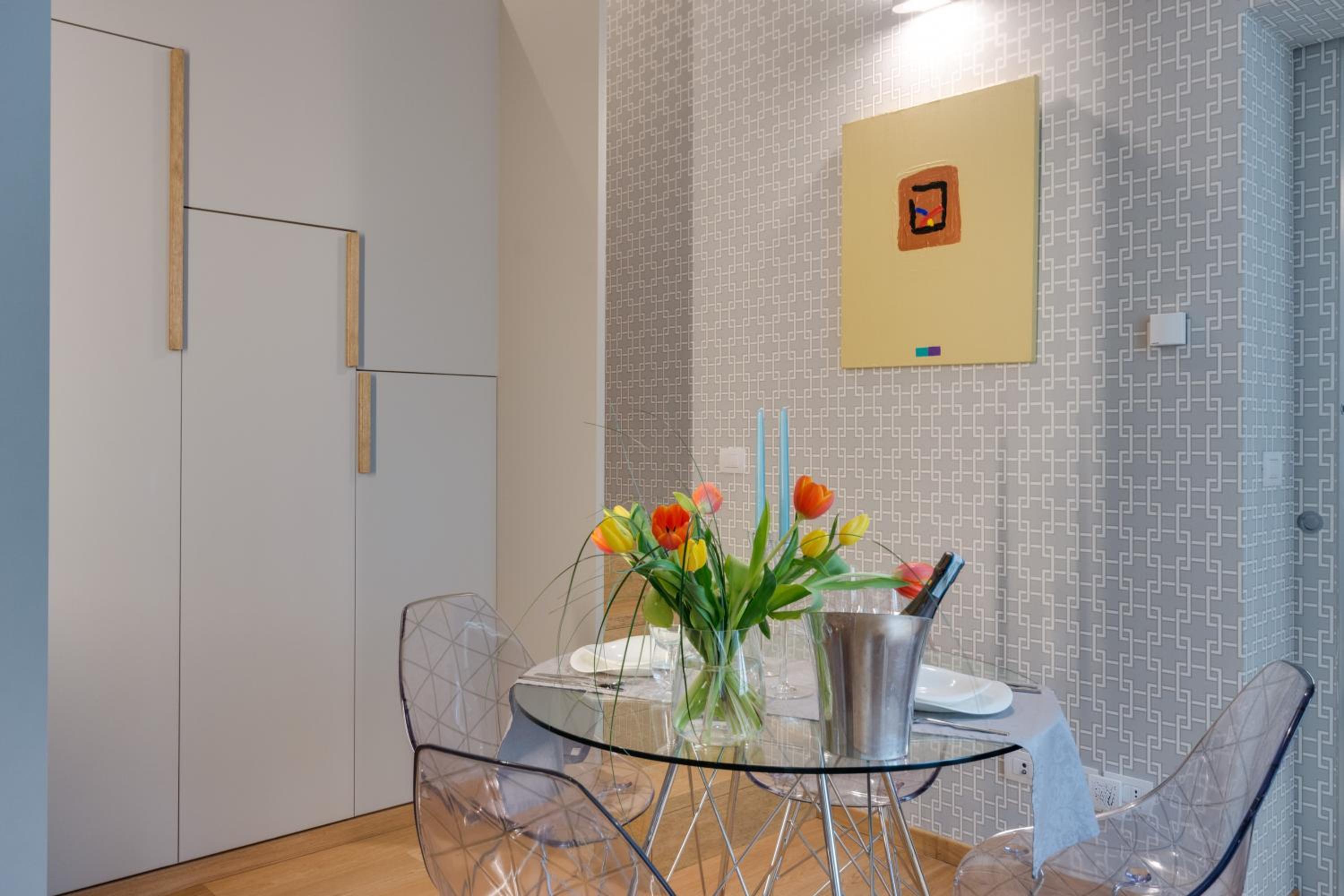 Apartment with Balcony - Photo 3