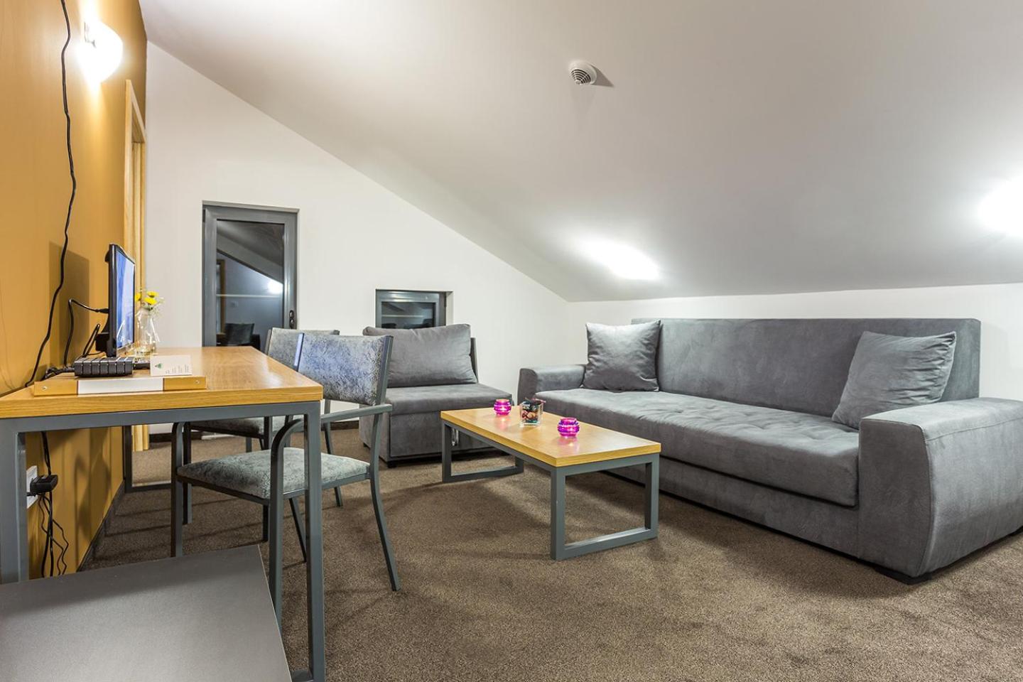 Two-Bedroom Suite photo 2