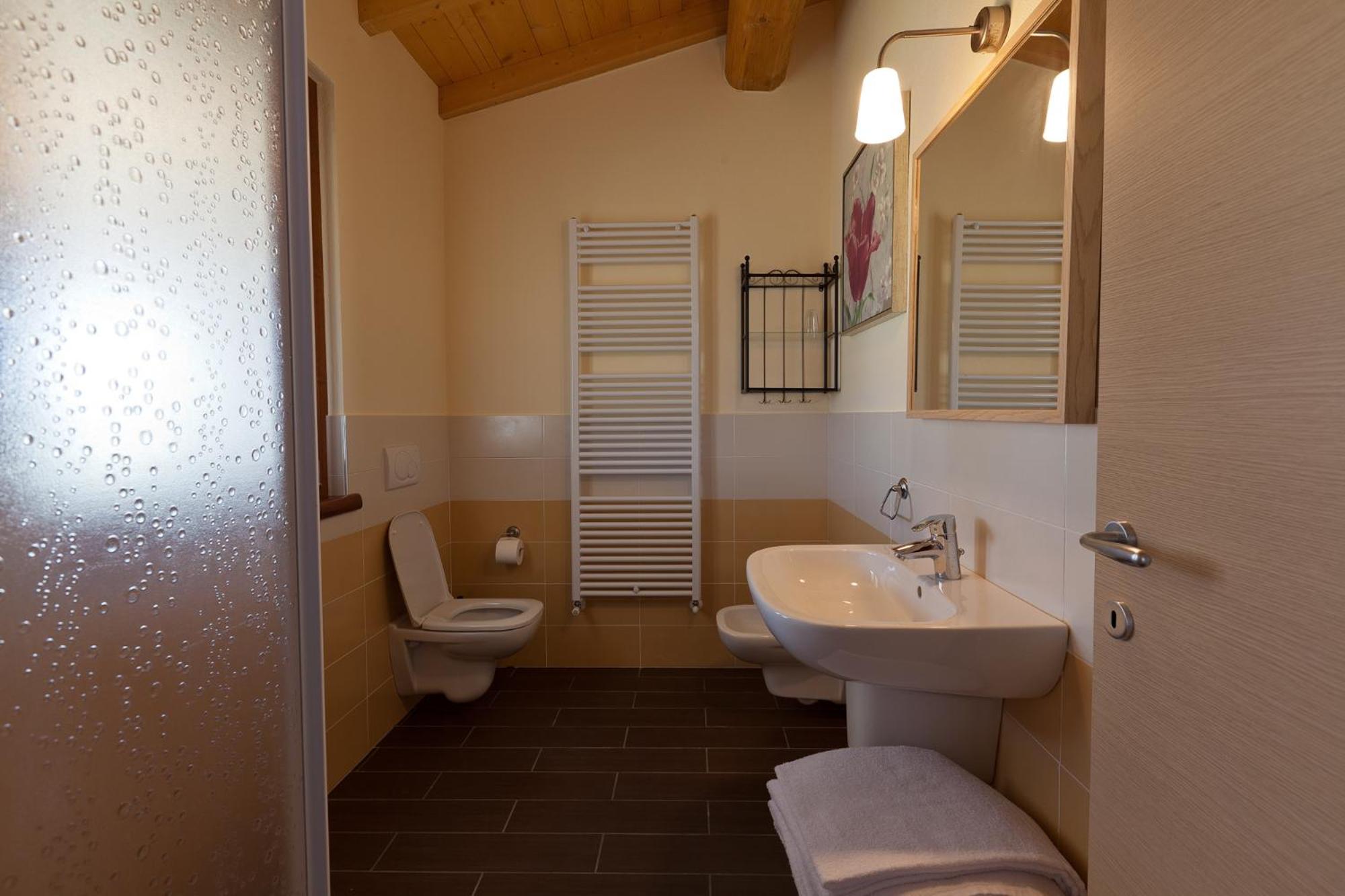 Double Room - Photo 6