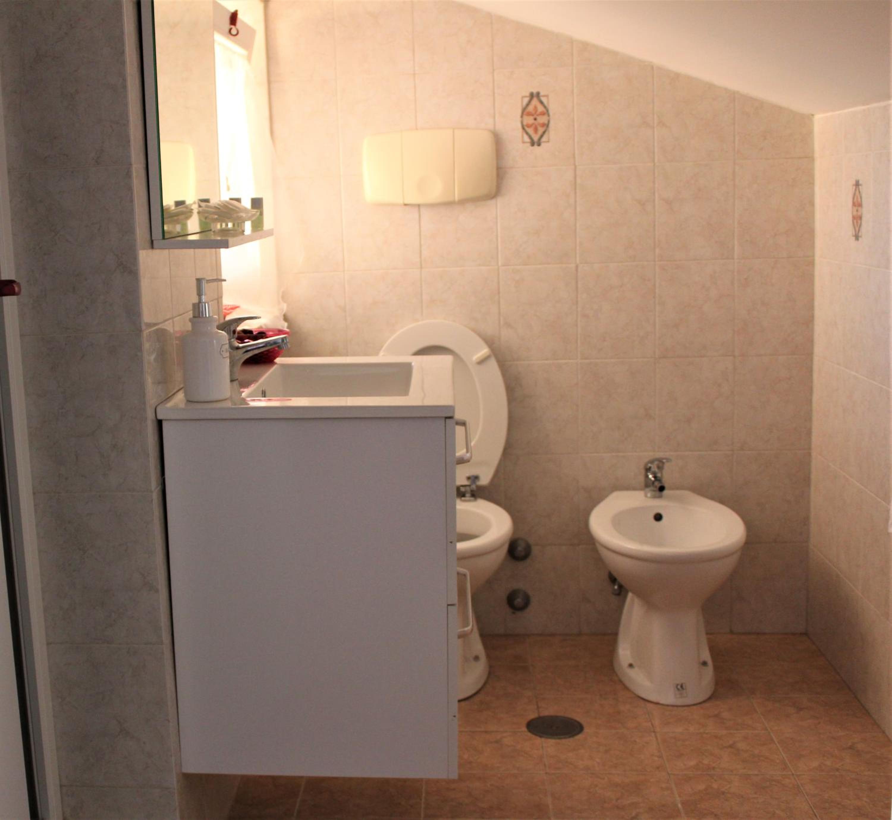 Comfort Triple Room with Shower photo 2