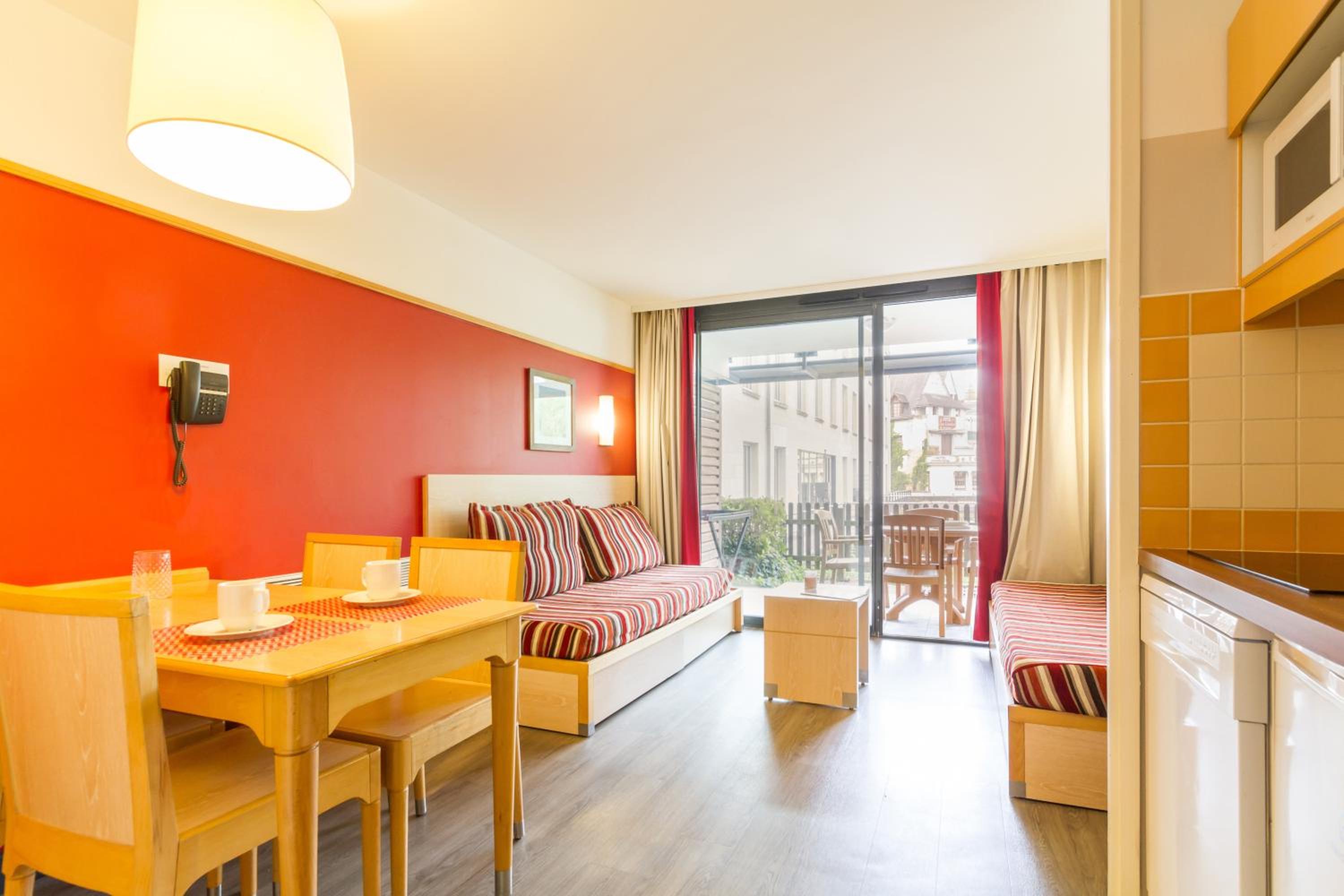 Studio with Sleeping Alcove and Terrace (4 People) photo 3