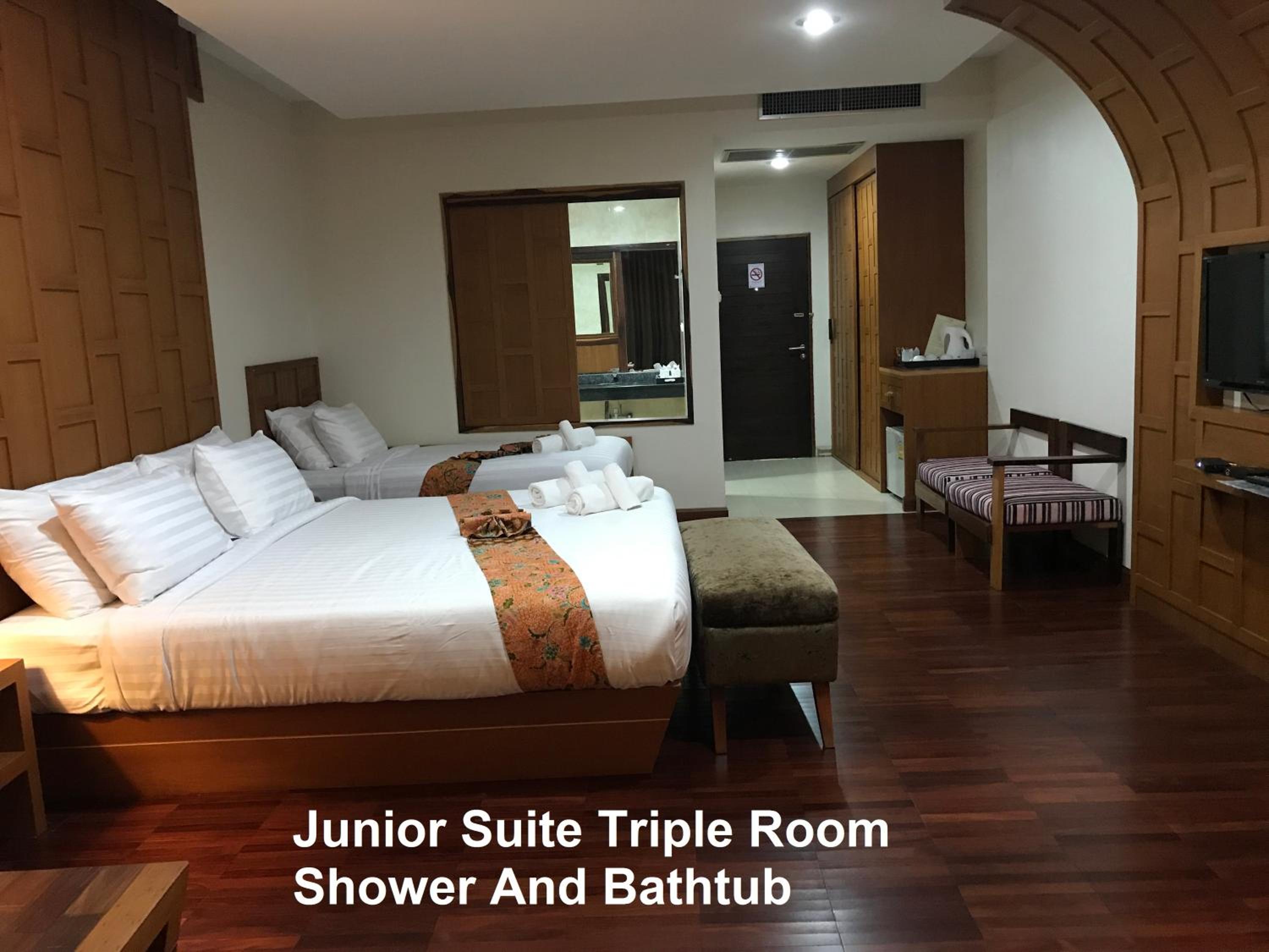Junior Triple Suite photo 2