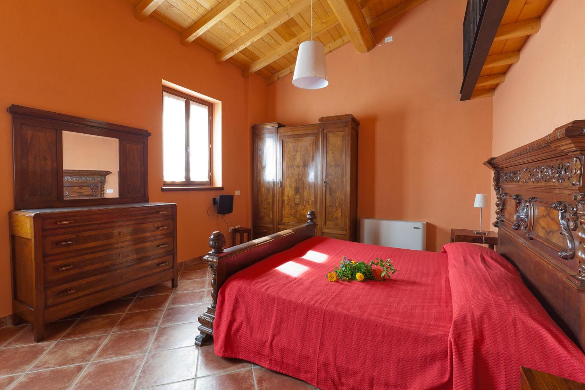 Deluxe Family Suite - Photo 5