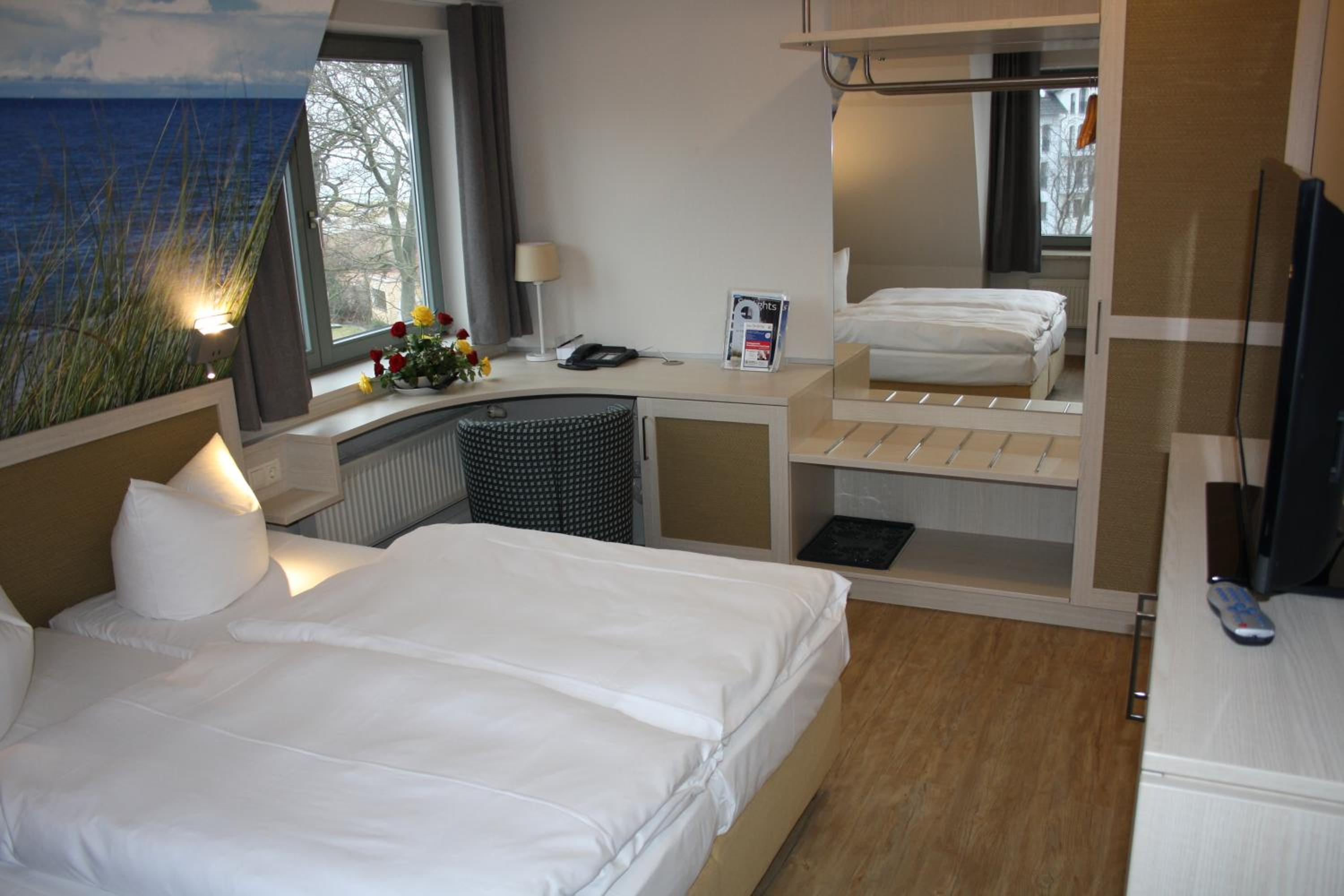 Double Room - Photo 10