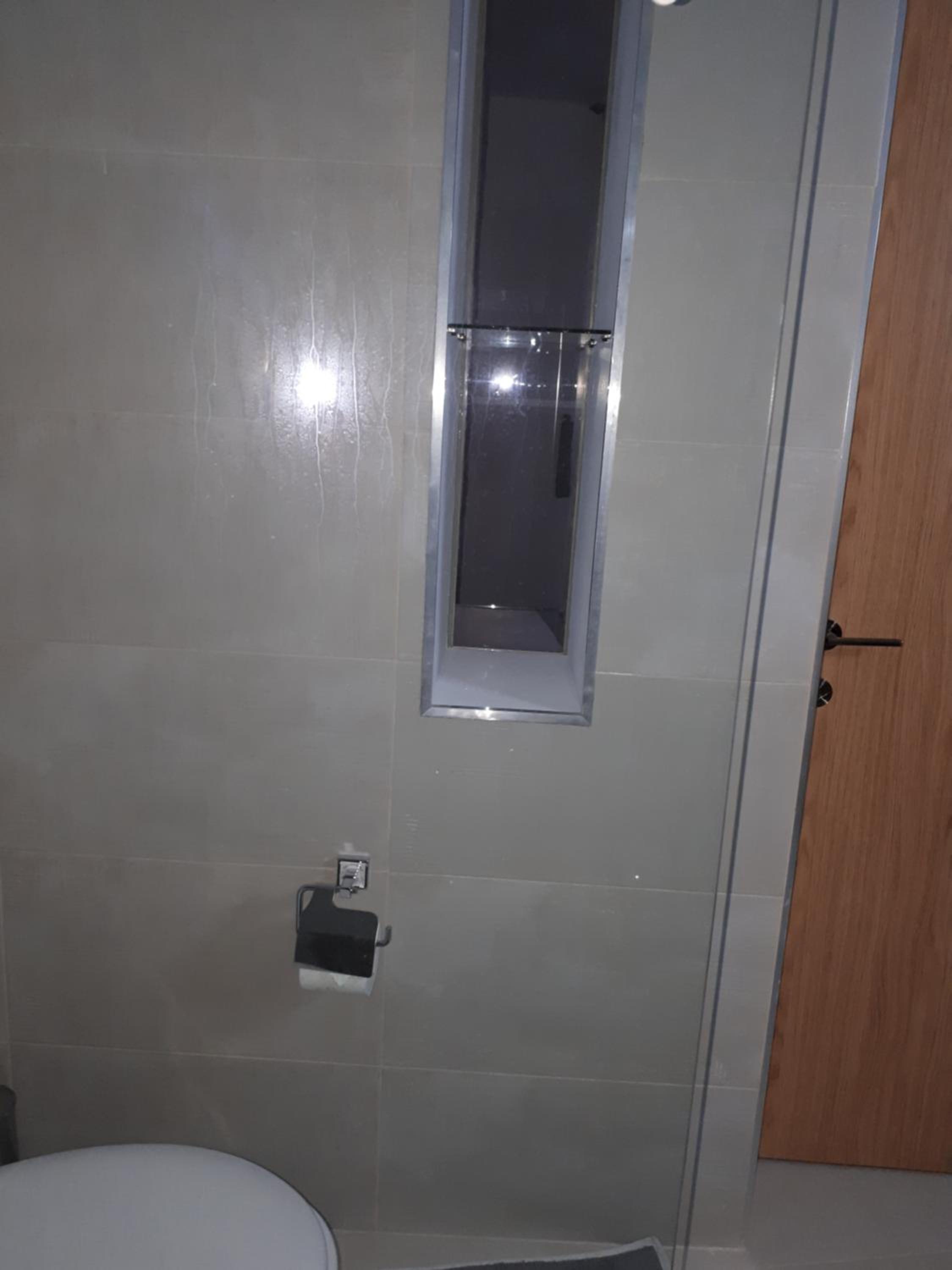 Deluxe King Room - Photo 16