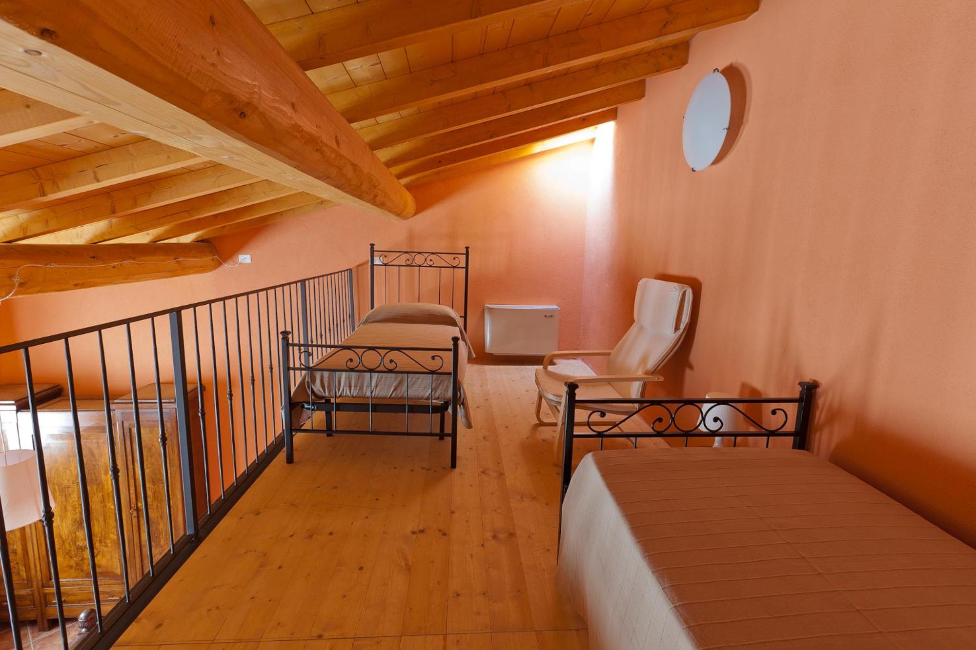 Deluxe Family Suite - Photo 2