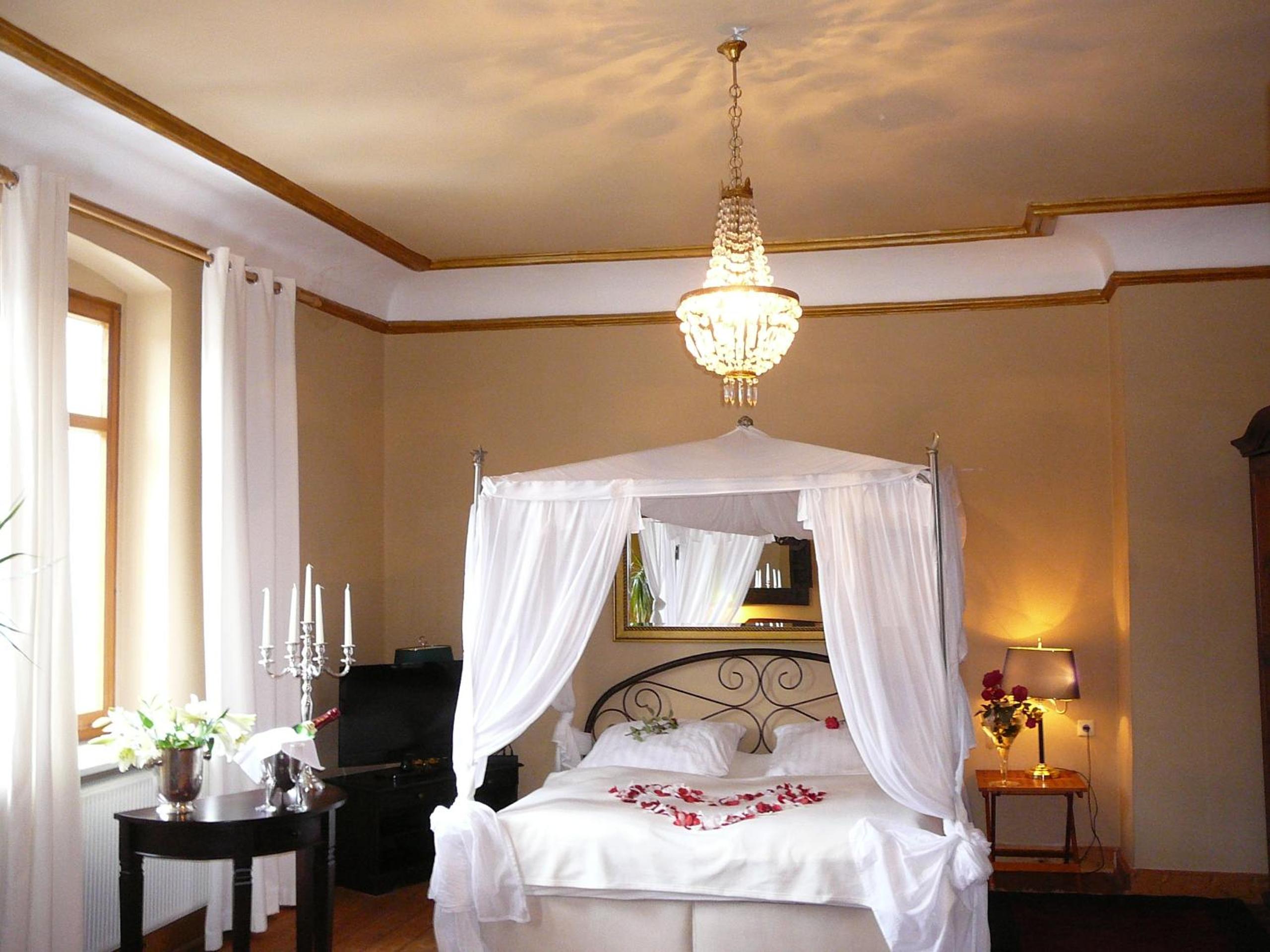 Honeymoon Suite photo 1