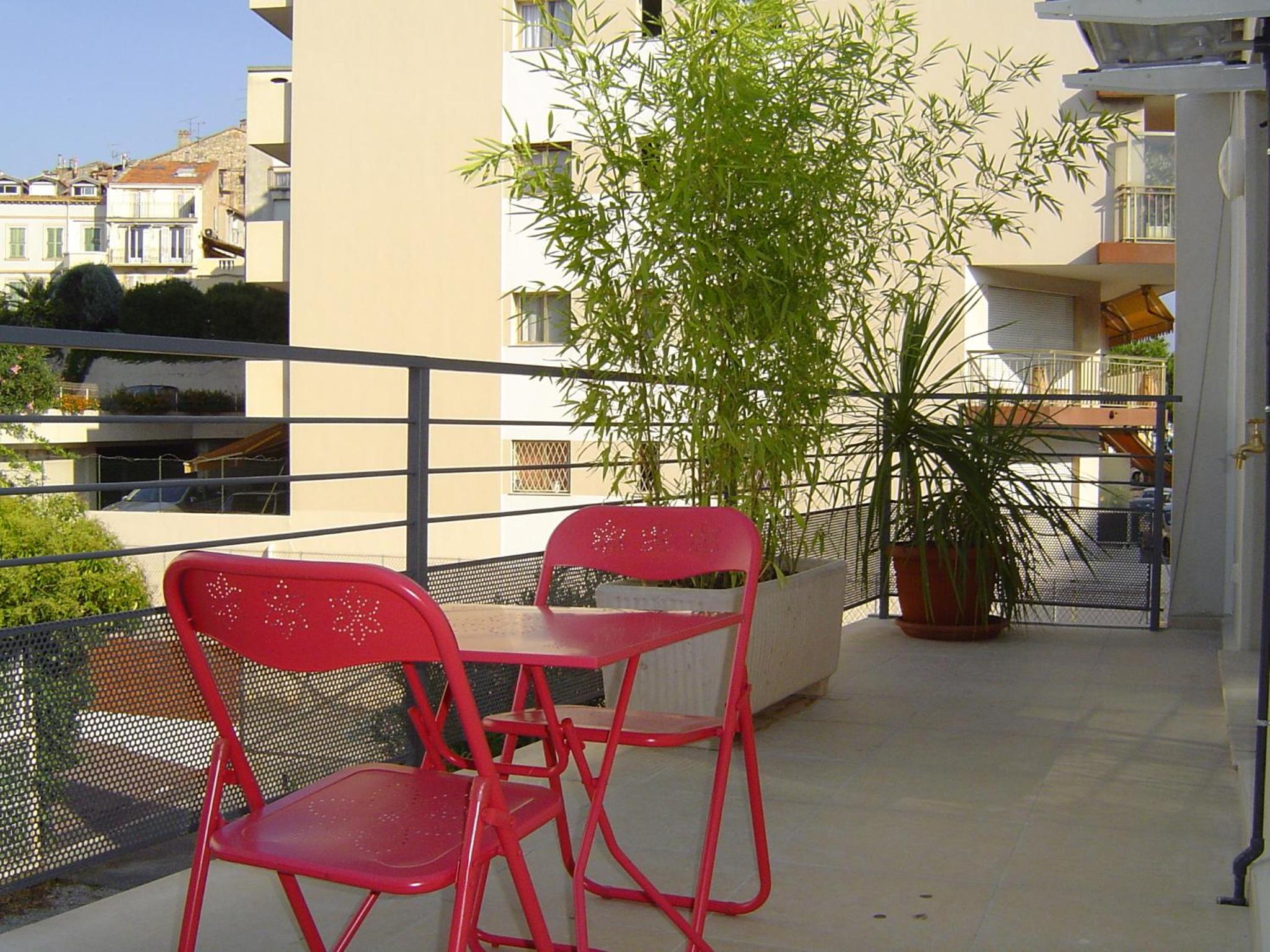 Two-Bedroom Apartment (1 - 6 Adults) photo 3