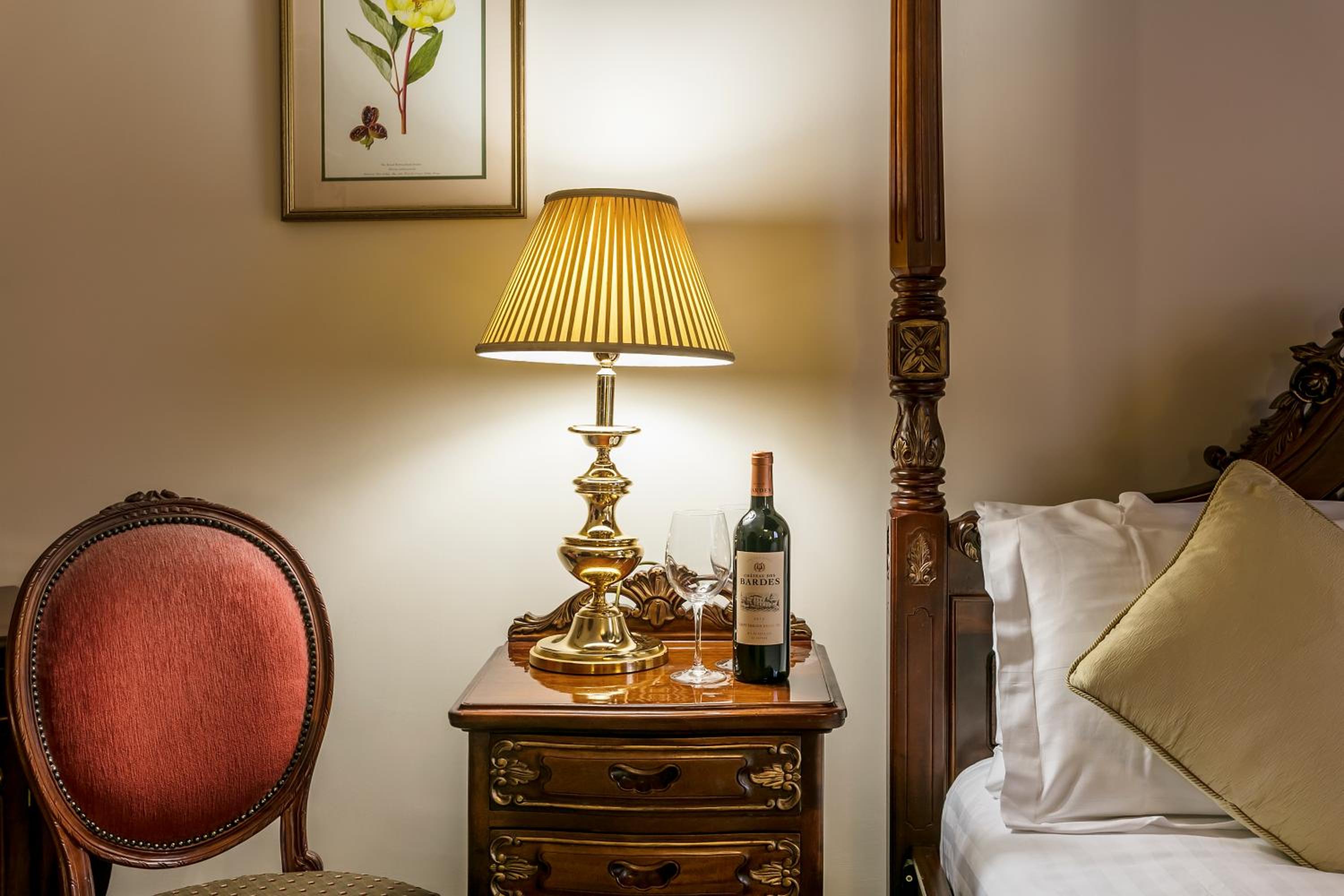 Double Room with Four Poster Bed photo 2