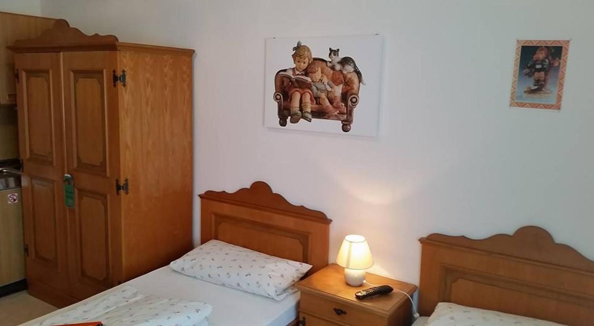 Double Room with Shower - Photo 16