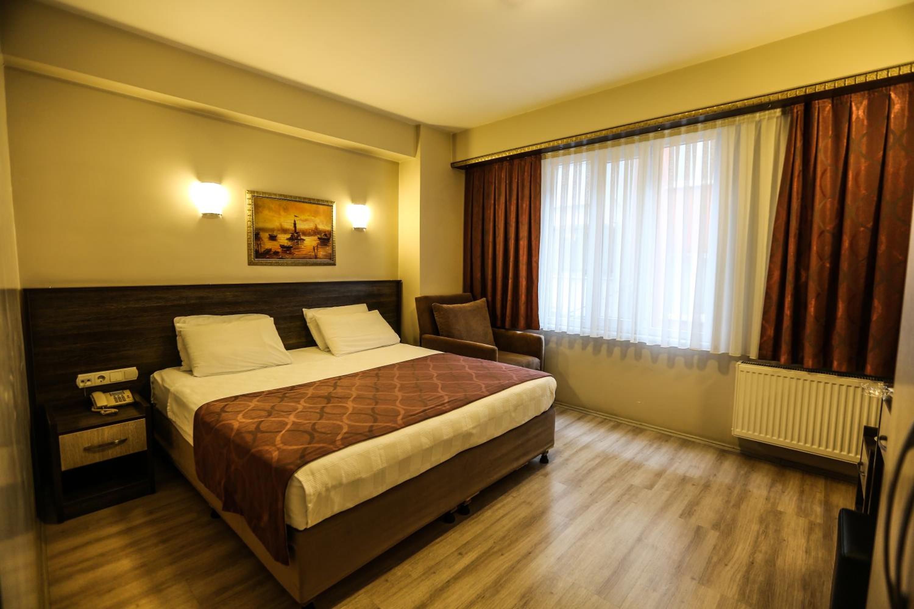 Double Room - Photo 5