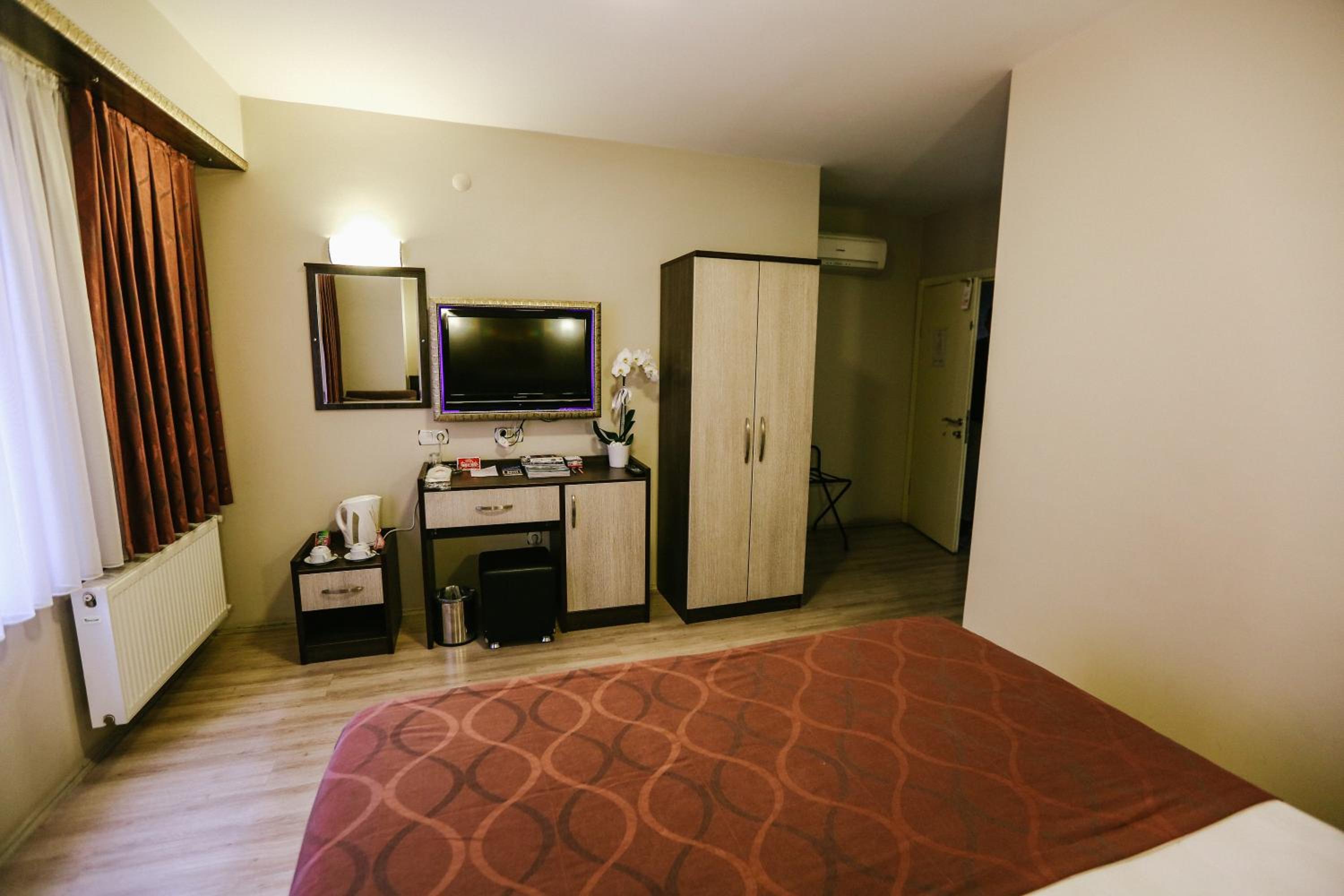 Double Room - Photo 3