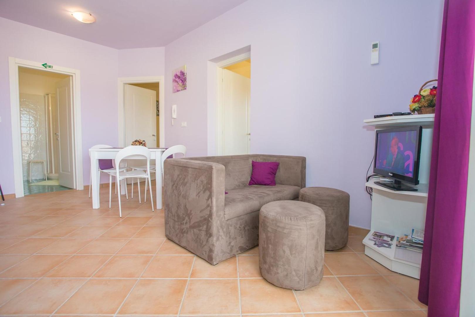 Two-Bedroom Deluxe Apartment with Balcony photo 3