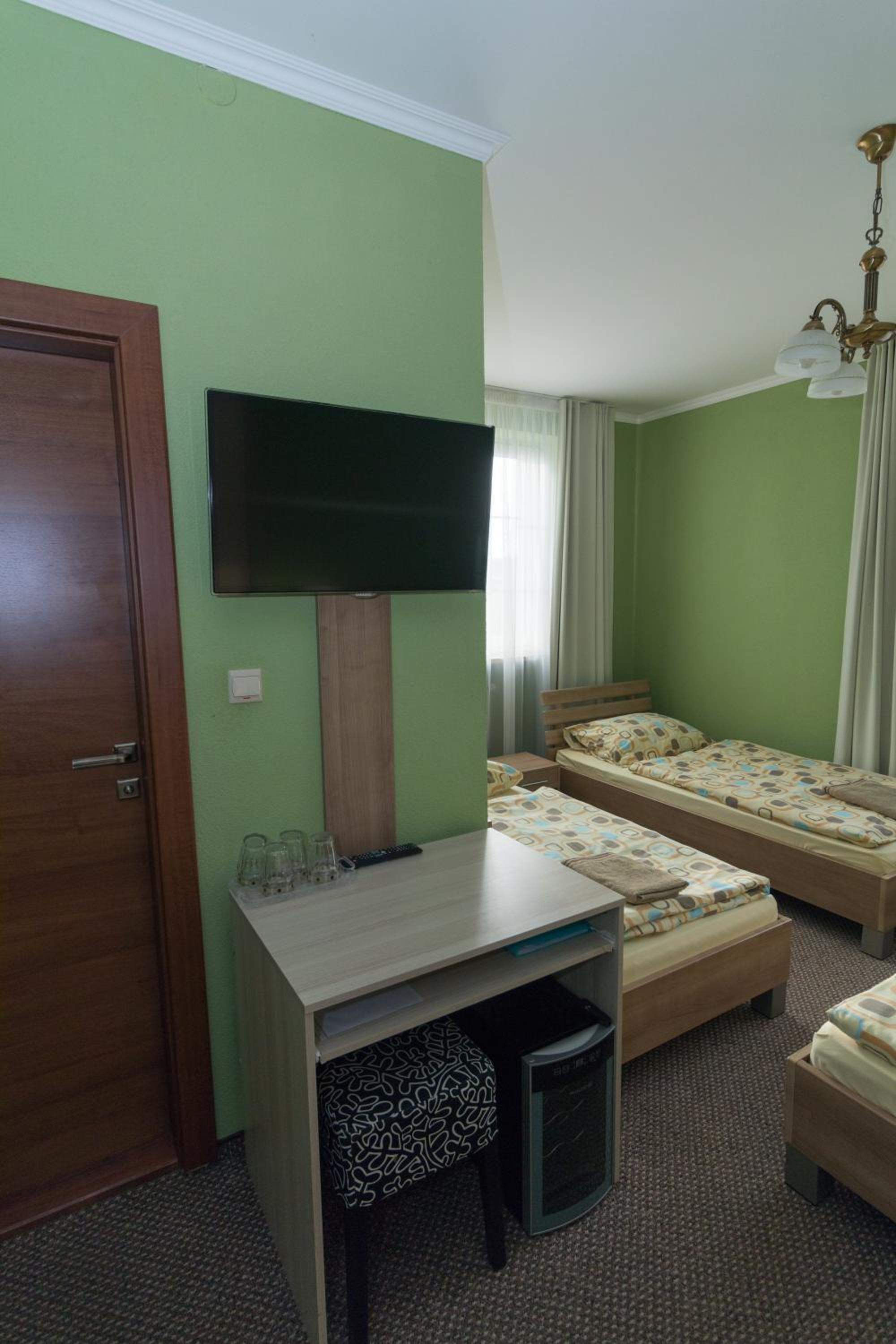 Quadruple Room - Photo 7