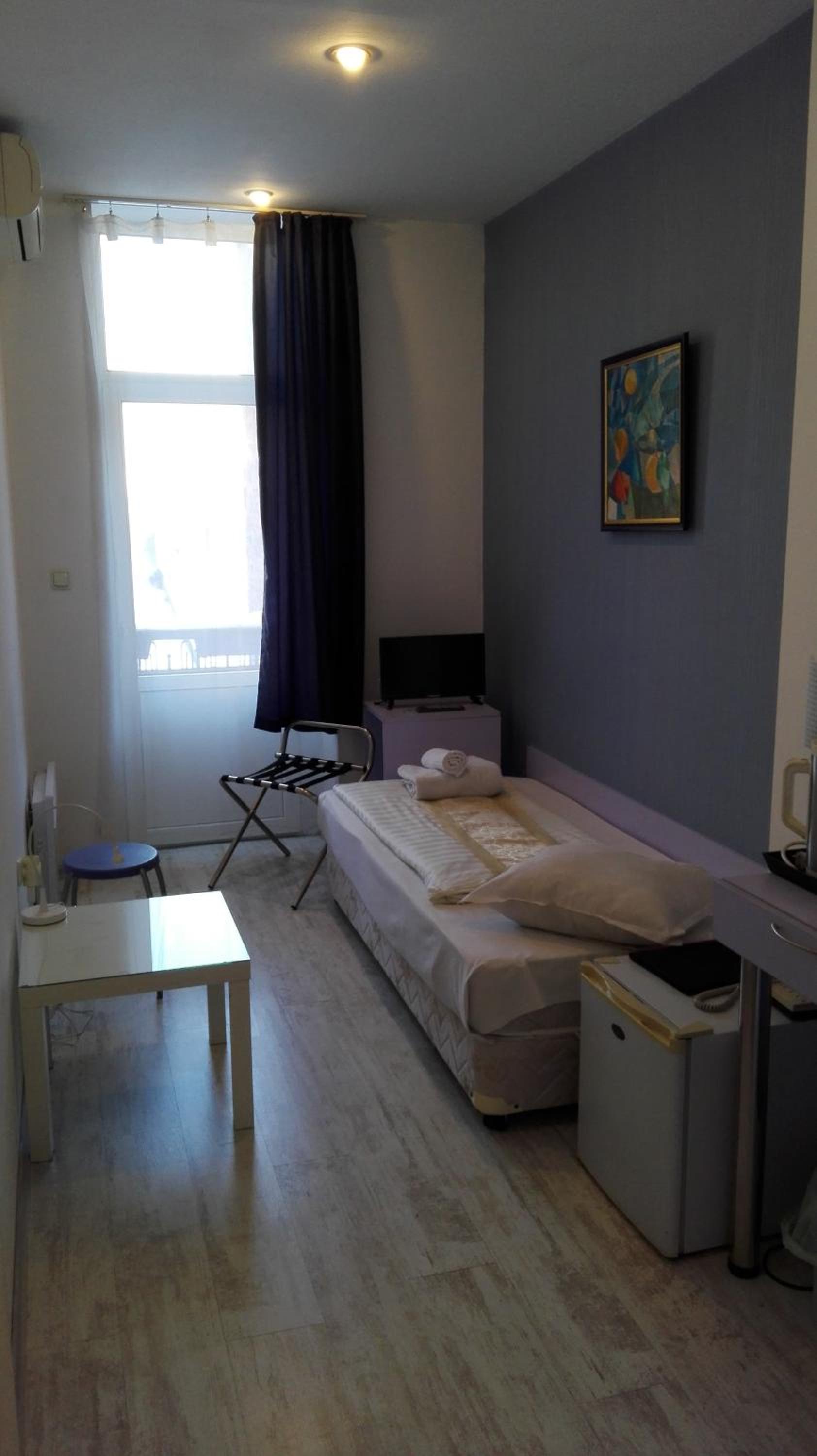 Single Room photo 1