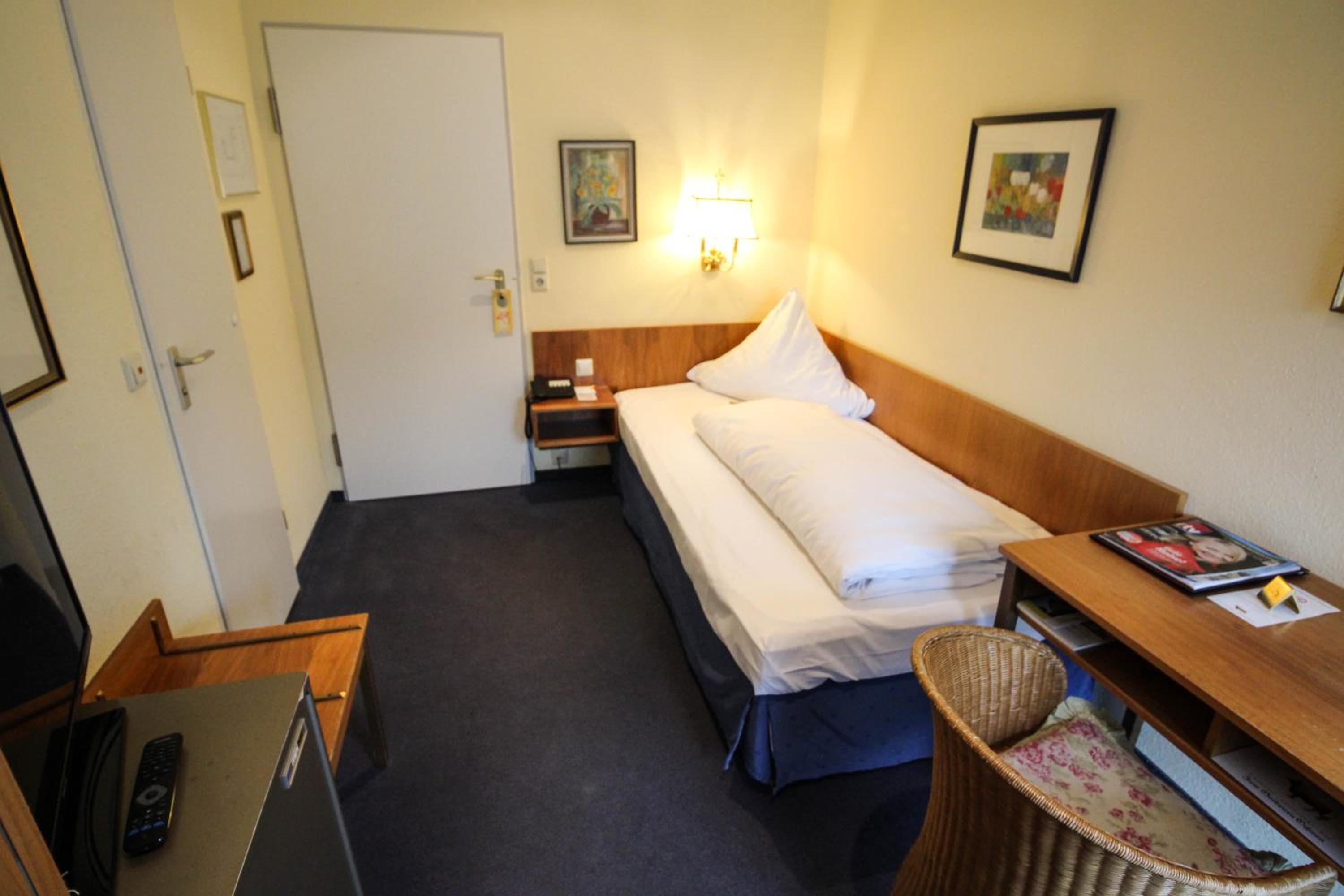 Single Room photo 2