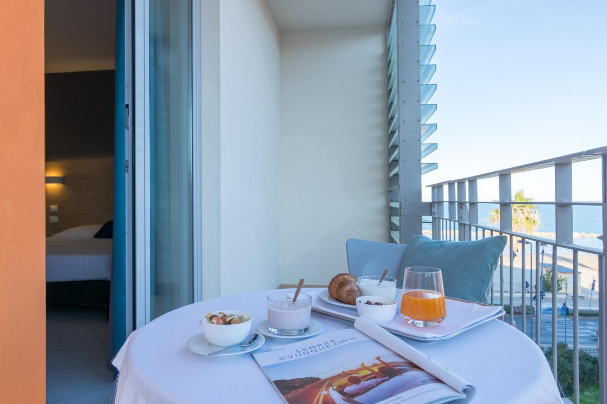 Superior Quadruple Room with Sea View and Balcony - Annex photo 2