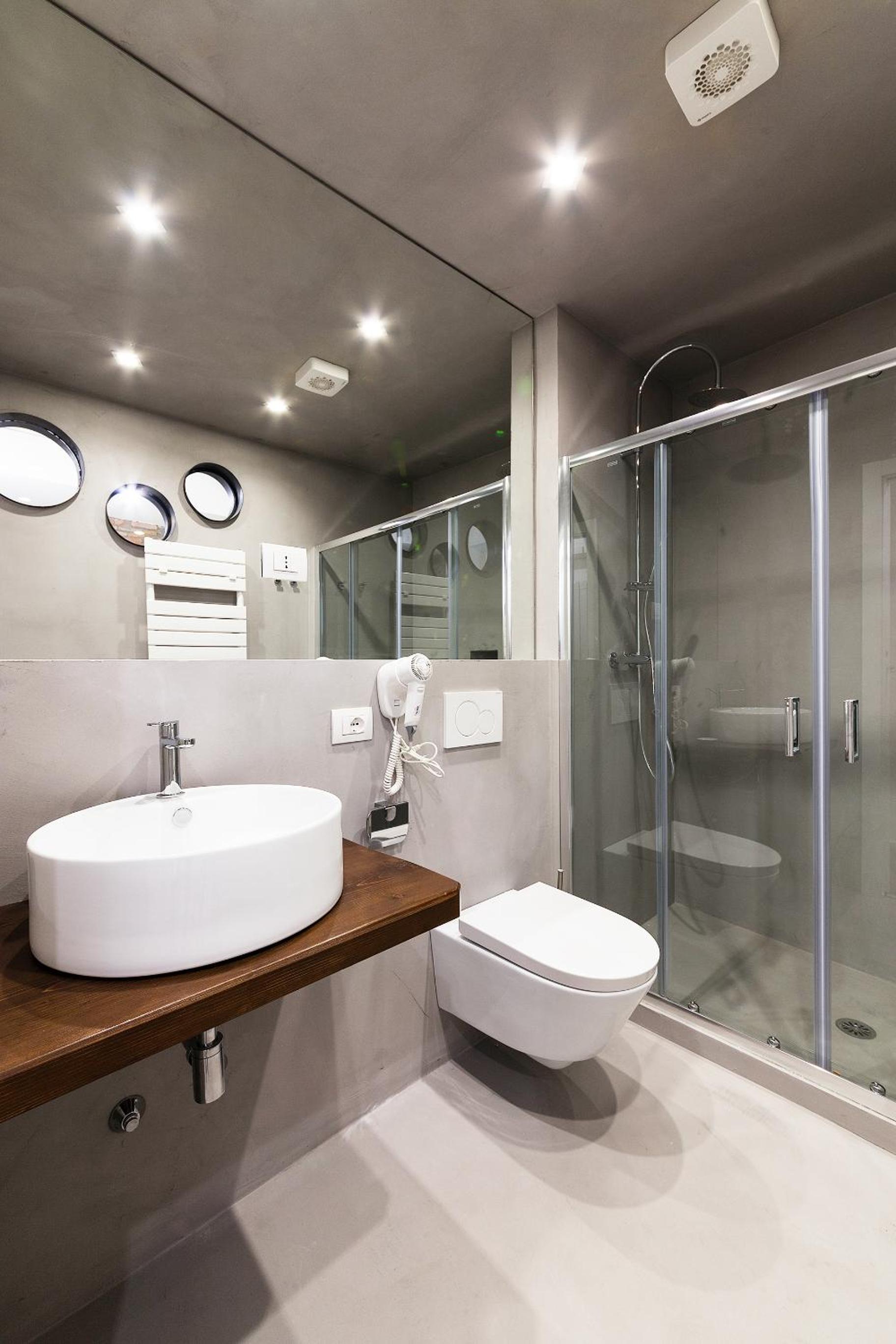 Deluxe Double Room with Balcony photo 2