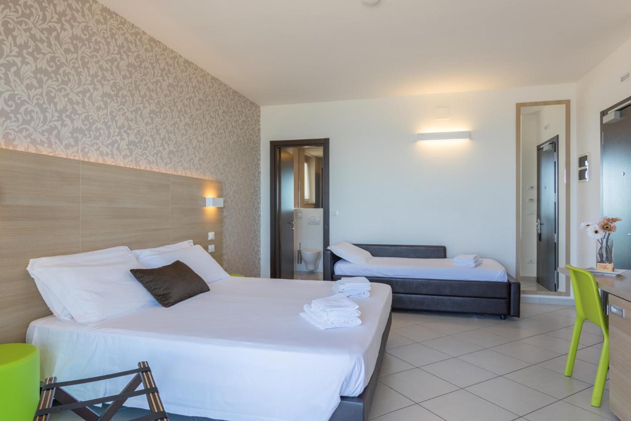 Superior Triple Room with Sea View and Balcony - Annex photo 2