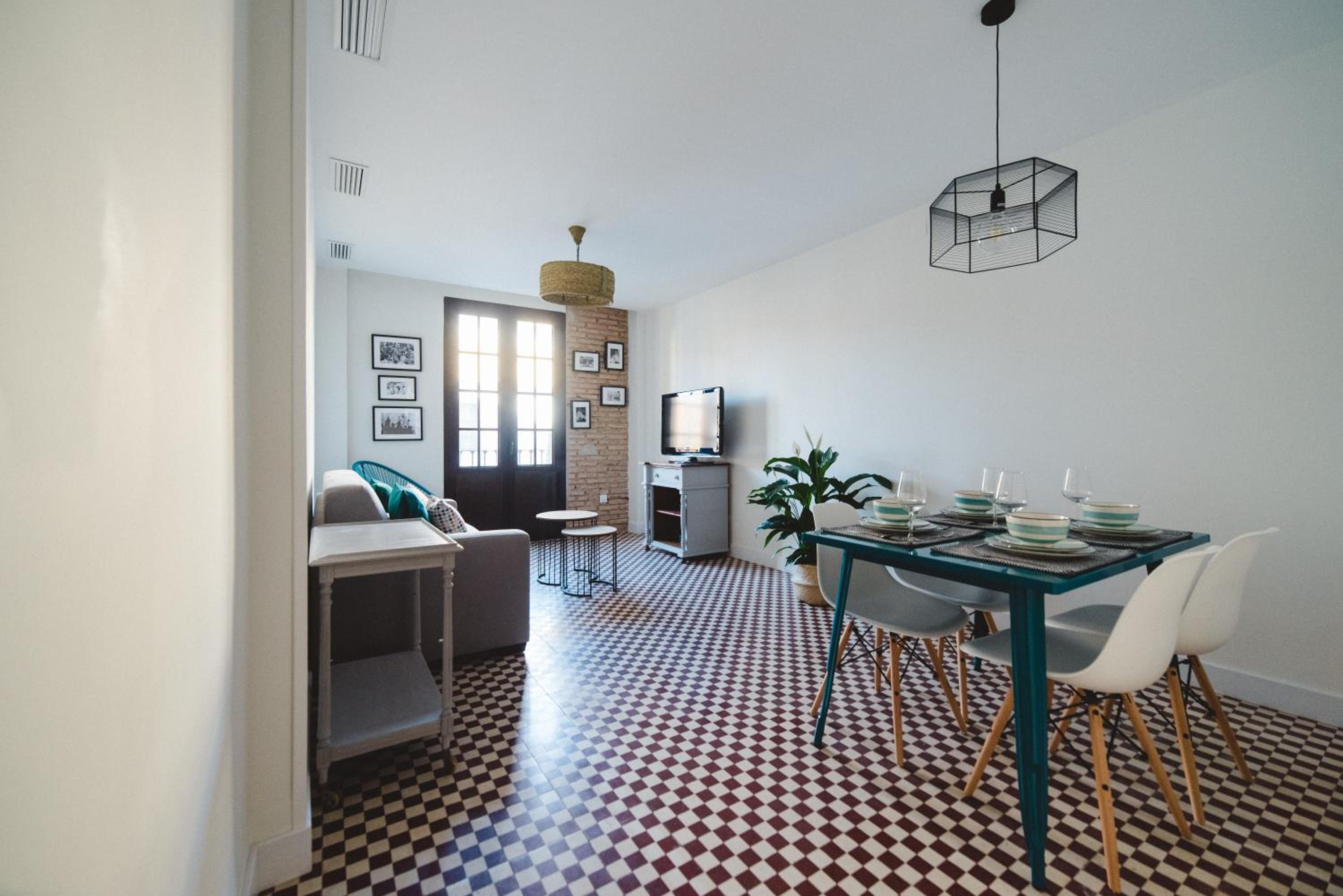 Apartment with Balcony - Photo 13