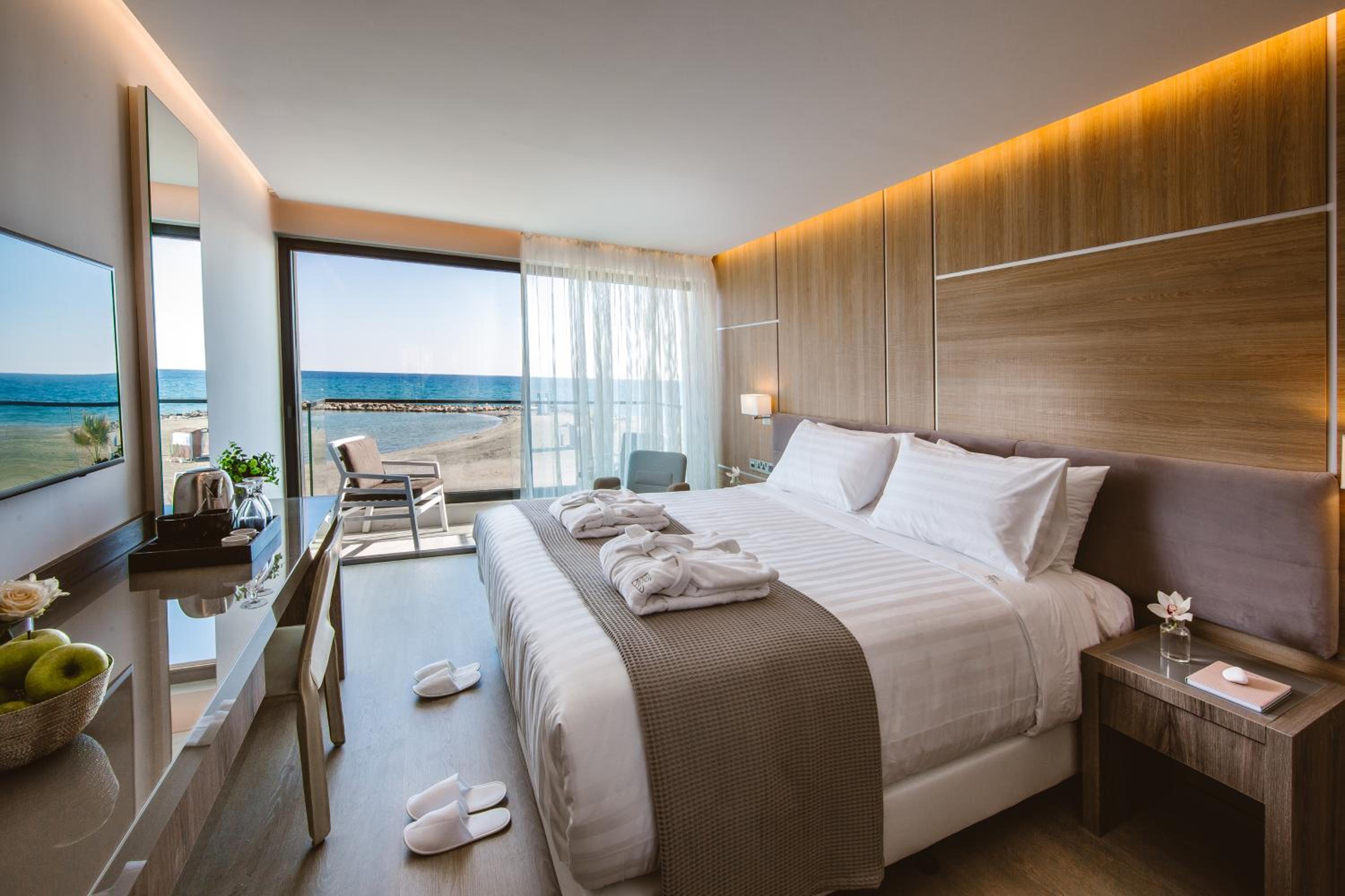 Deluxe Double Room with Sea View photo 2