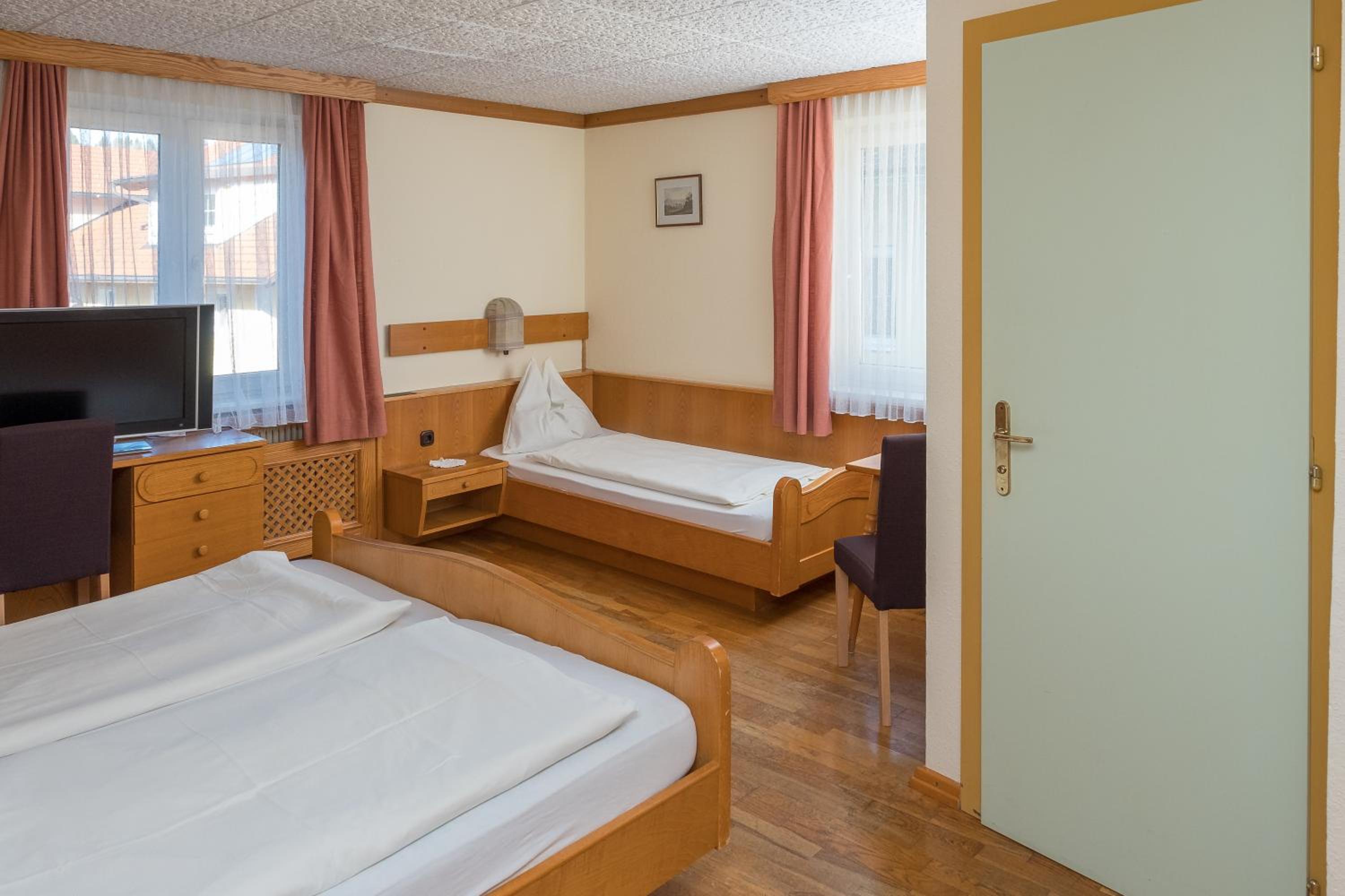 Standard Triple Room - Photo 4